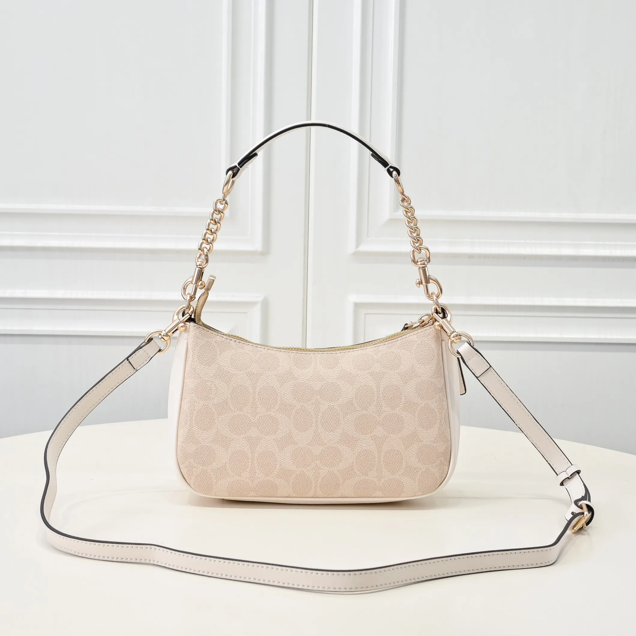 P260 [Top original order] Style number: CV993 Size: 24.5*15.5*7.5cm