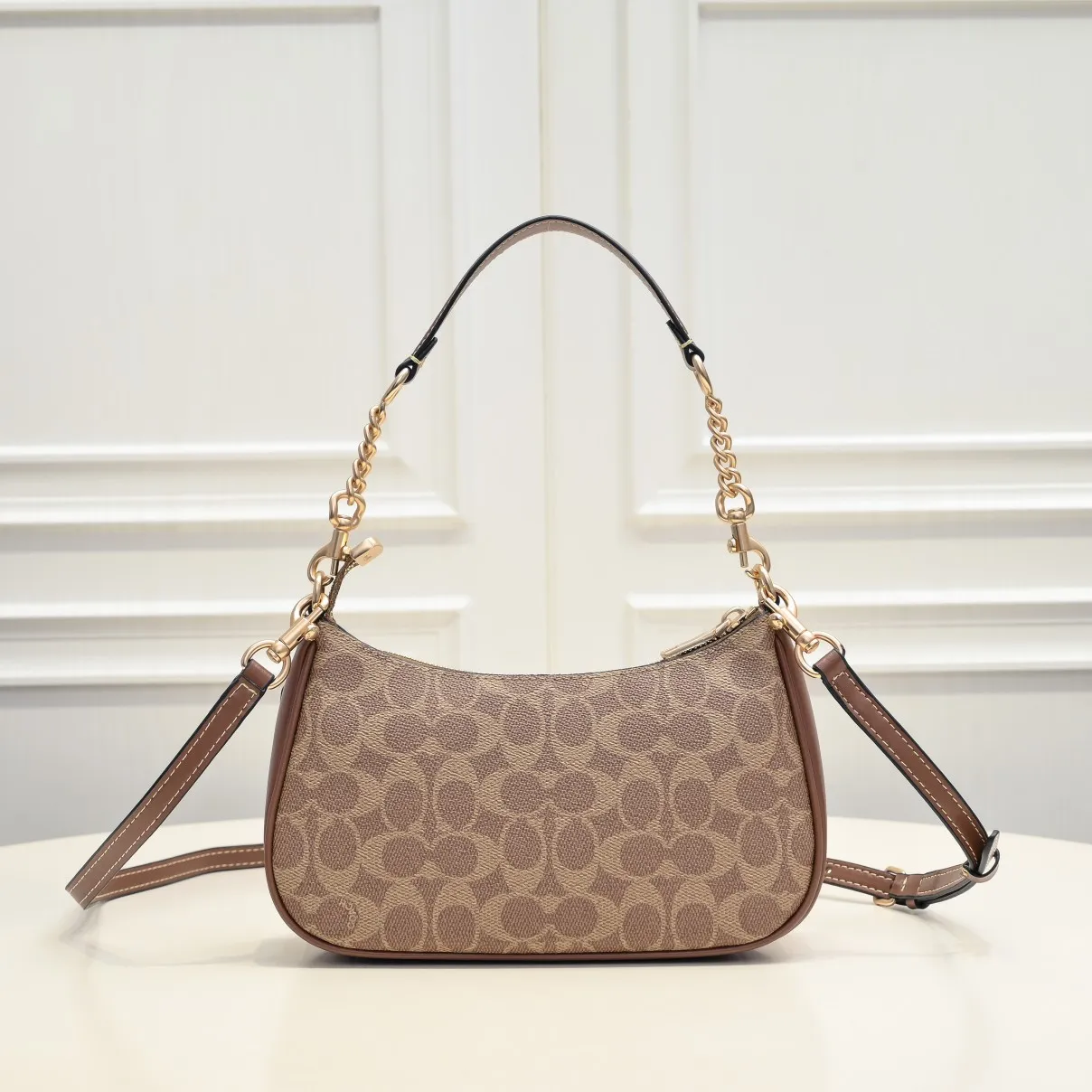 P260 [Top original order] Style number: CV993 Size: 24.5*15.5*7.5cm