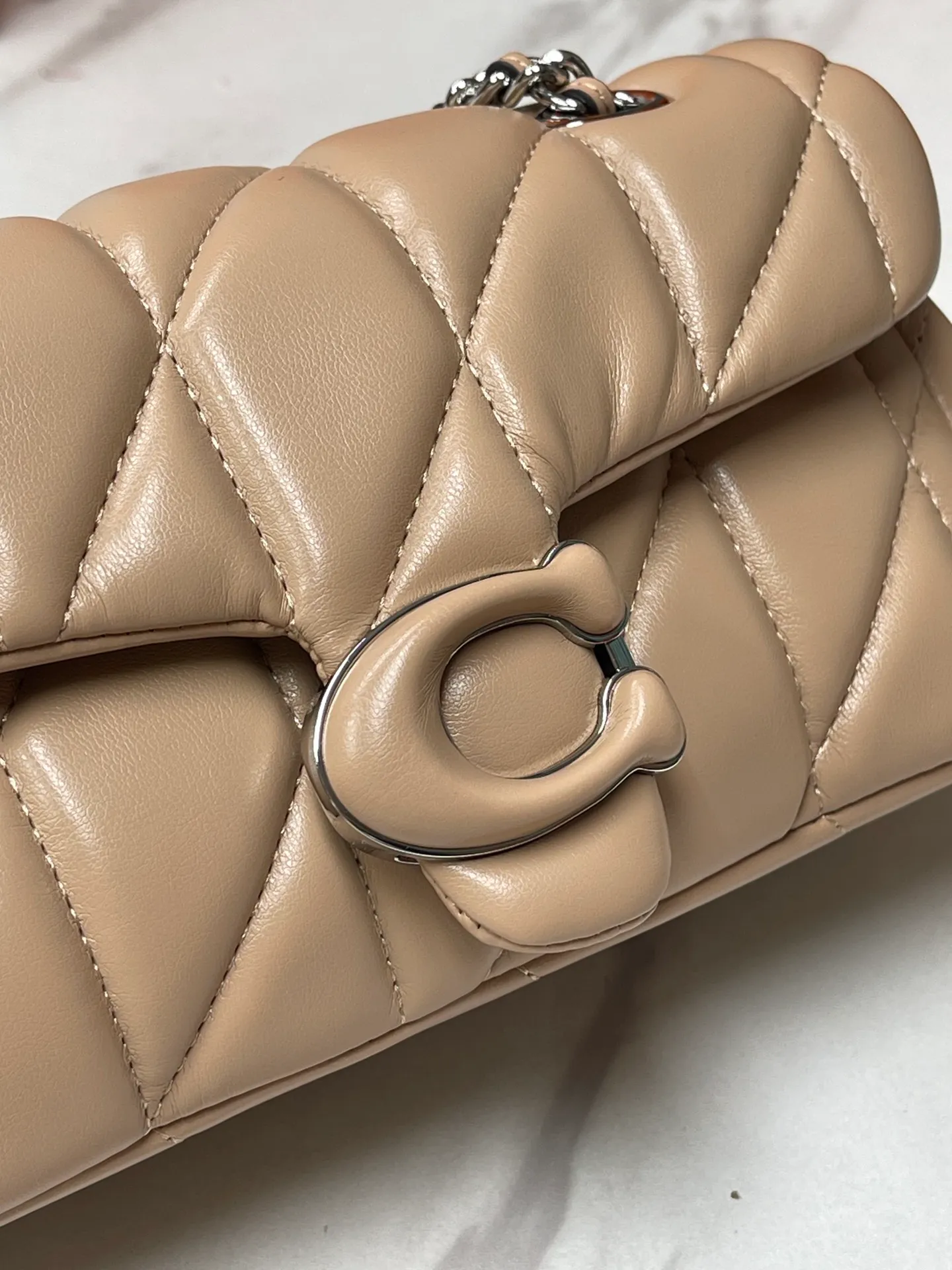 Top original order, batch 460💰Coach new product model CP390 quilting tabby chain tabby with quilting technology, cool buckle, low-key and high-end. Choose the size and color you like. Size 21/10
