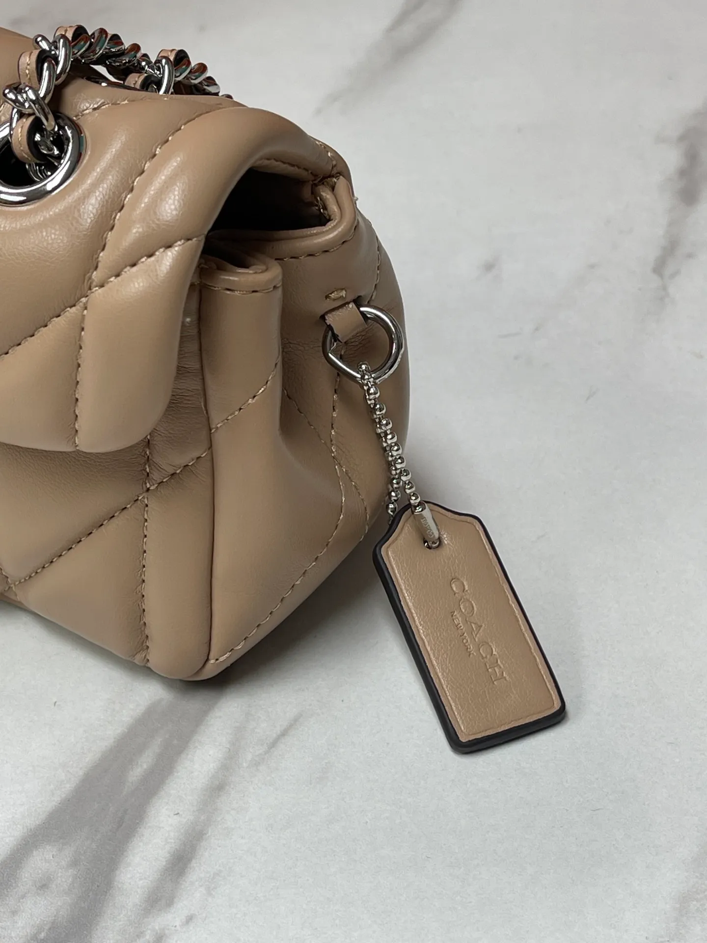 Top original order, batch 460💰Coach new product model CP390 quilting tabby chain tabby with quilting technology, cool buckle, low-key and high-end. Choose the size and color you like. Size 21/10