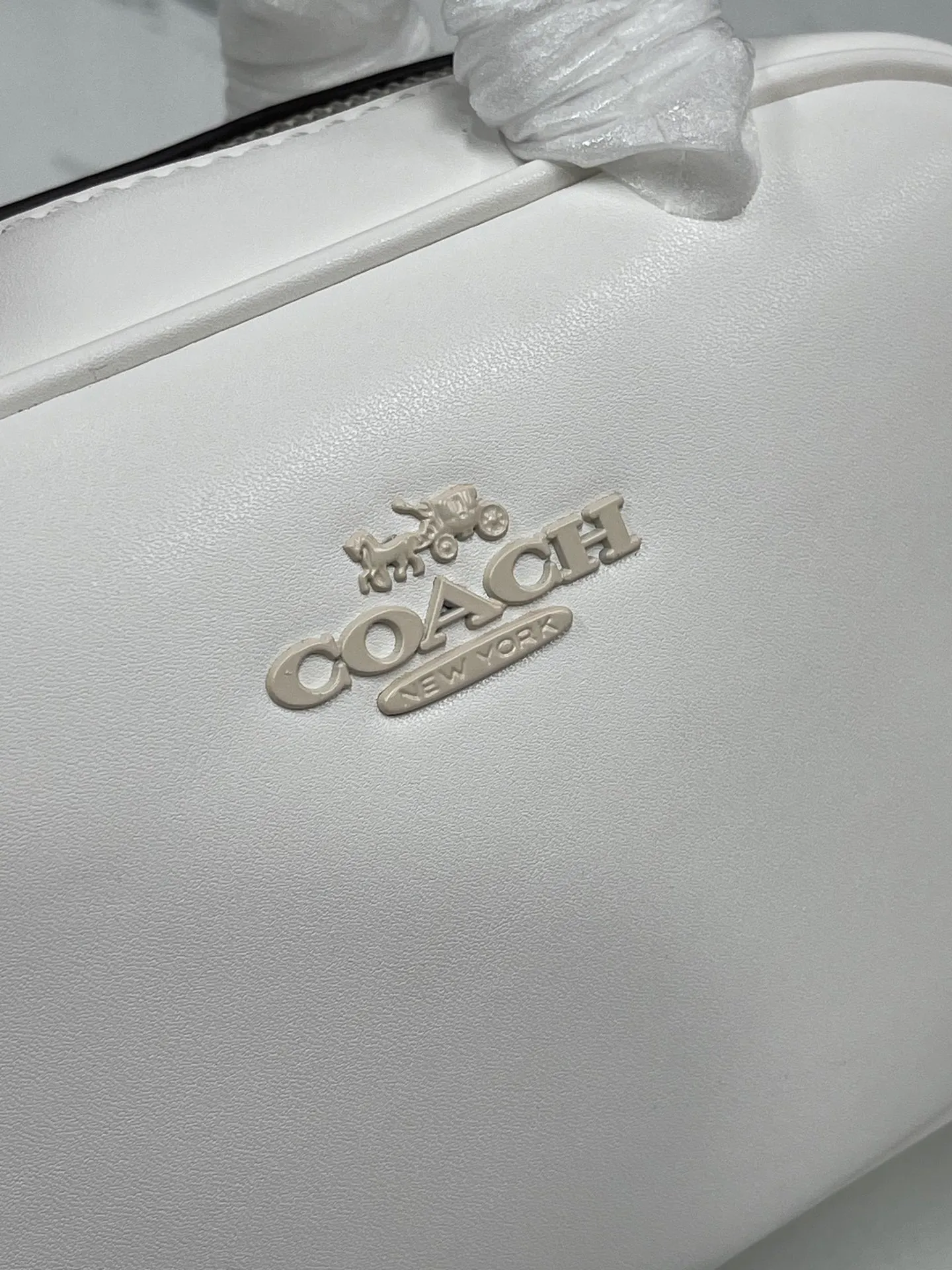 P390¥💰coach/Coach’s new June model Andrea is really not to be missed. CT768 Andrea series is so beautiful! Simple and fashionable, versatile and practical! It’s great whether for personal use or as a gift! Size 21/11/7.