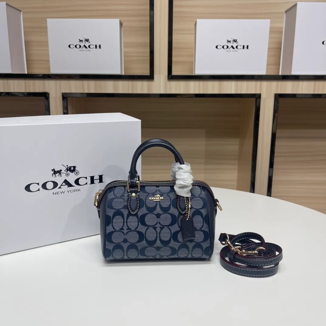 Top original order, batch 400💰COACH/Coach's new women's MINI ROWAN portable shoulder crossbody bag Boston small. CH370 CH159 CH469 CH160 size 16.5×11×9. .