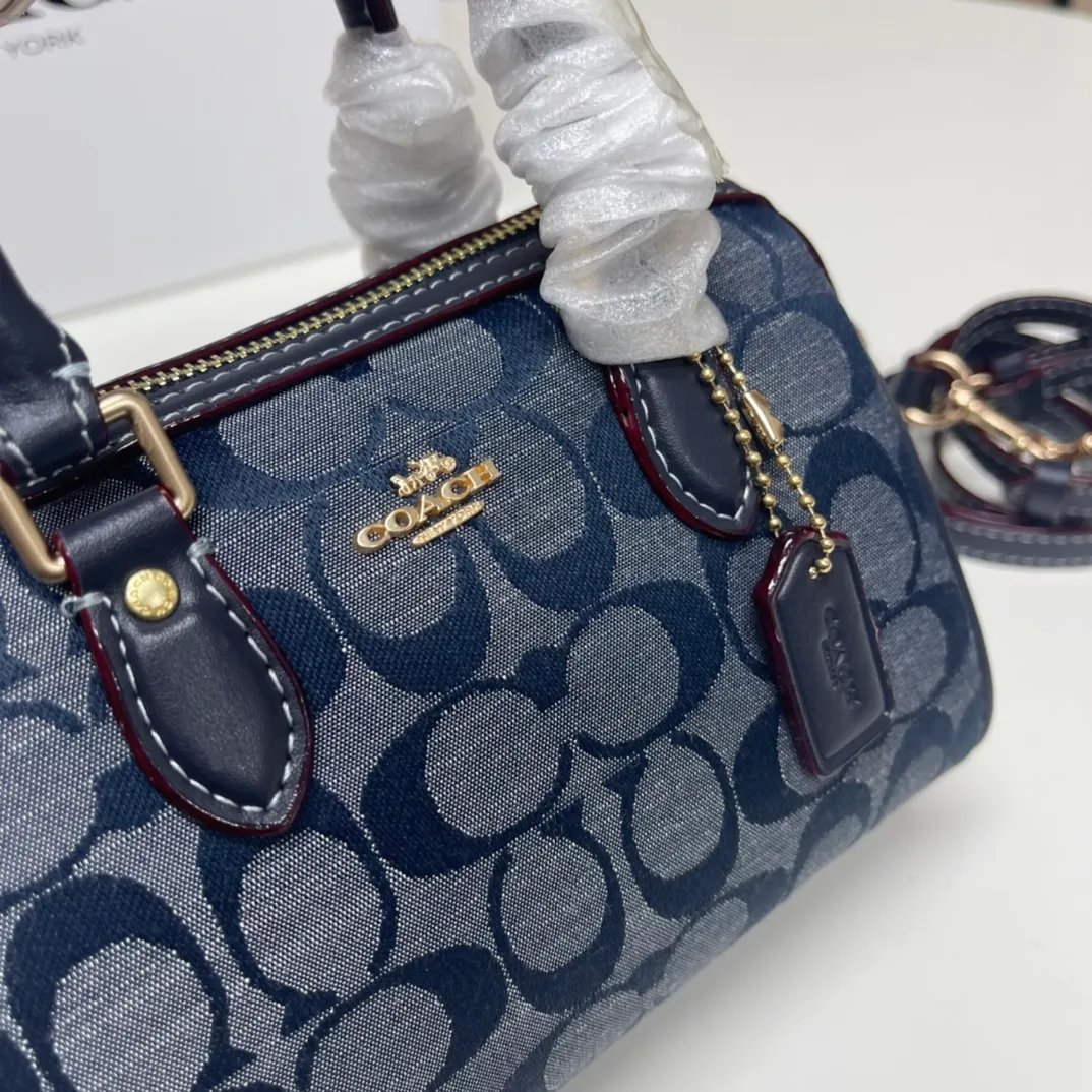 Top original order, batch 400💰COACH/Coach's new women's MINI ROWAN portable shoulder crossbody bag Boston small. CH370 CH159 CH469 CH160 size 16.5×11×9. .