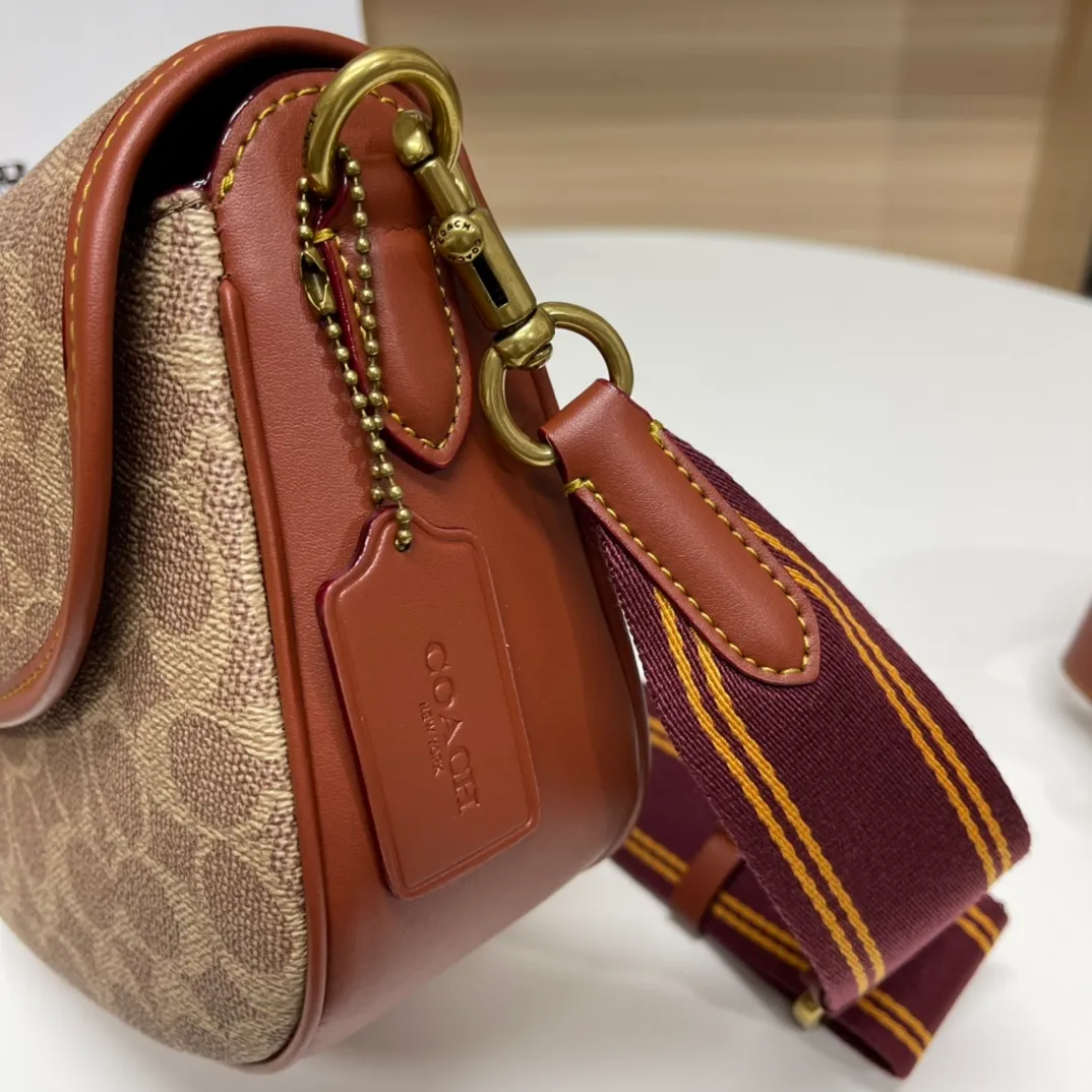 Top original order batch 460💰coach/Coach new ca094. Willow Saddle vintage saddle bag crossbody bag, 2 shoulder straps can be matched with different styles, can be salty or sweet, super classic and beautiful ~ 22x17x7.5cm