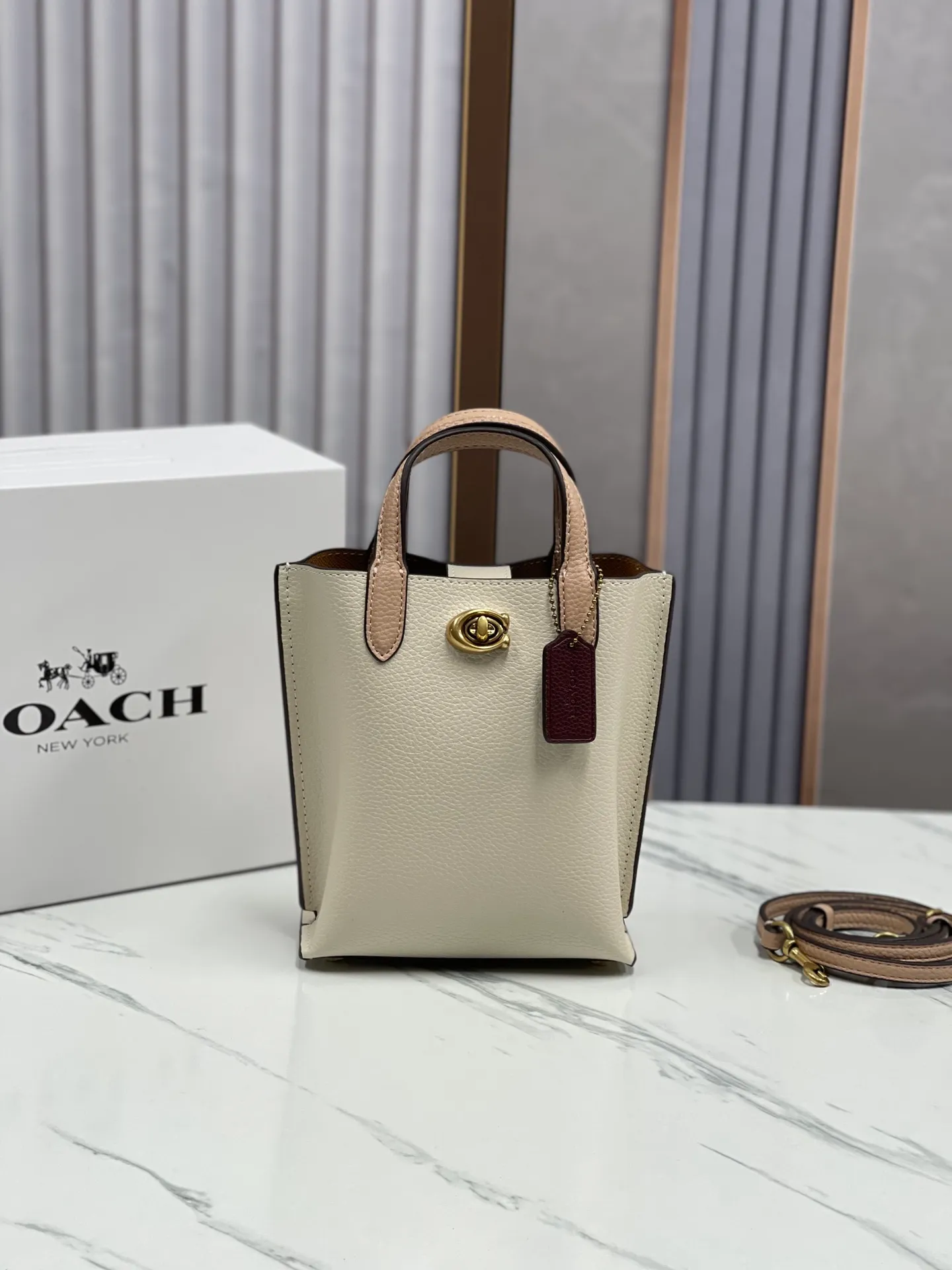 Batch 400💰Coach/Coach new counter 2024 CR676 CR675 new Willow tote bag mini size pebbled full cowhide, the bag has compartments and small girls can completely handle it, size: 16.5