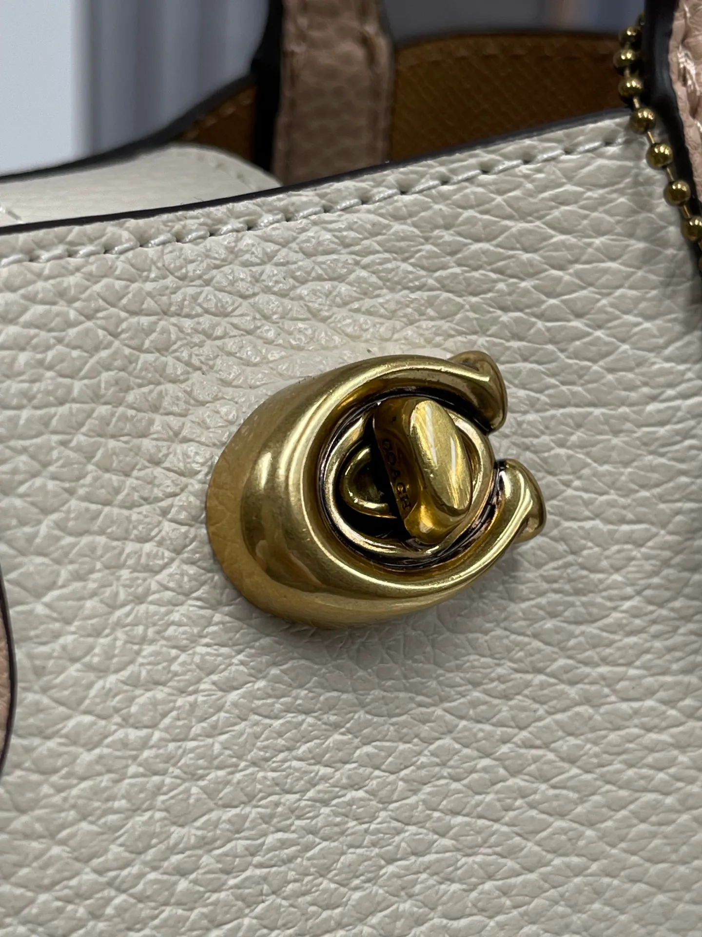 Batch 400💰Coach/Coach new counter 2024 CR676 CR675 new Willow tote bag mini size pebbled full cowhide, the bag has compartments and small girls can completely handle it, size: 16.5