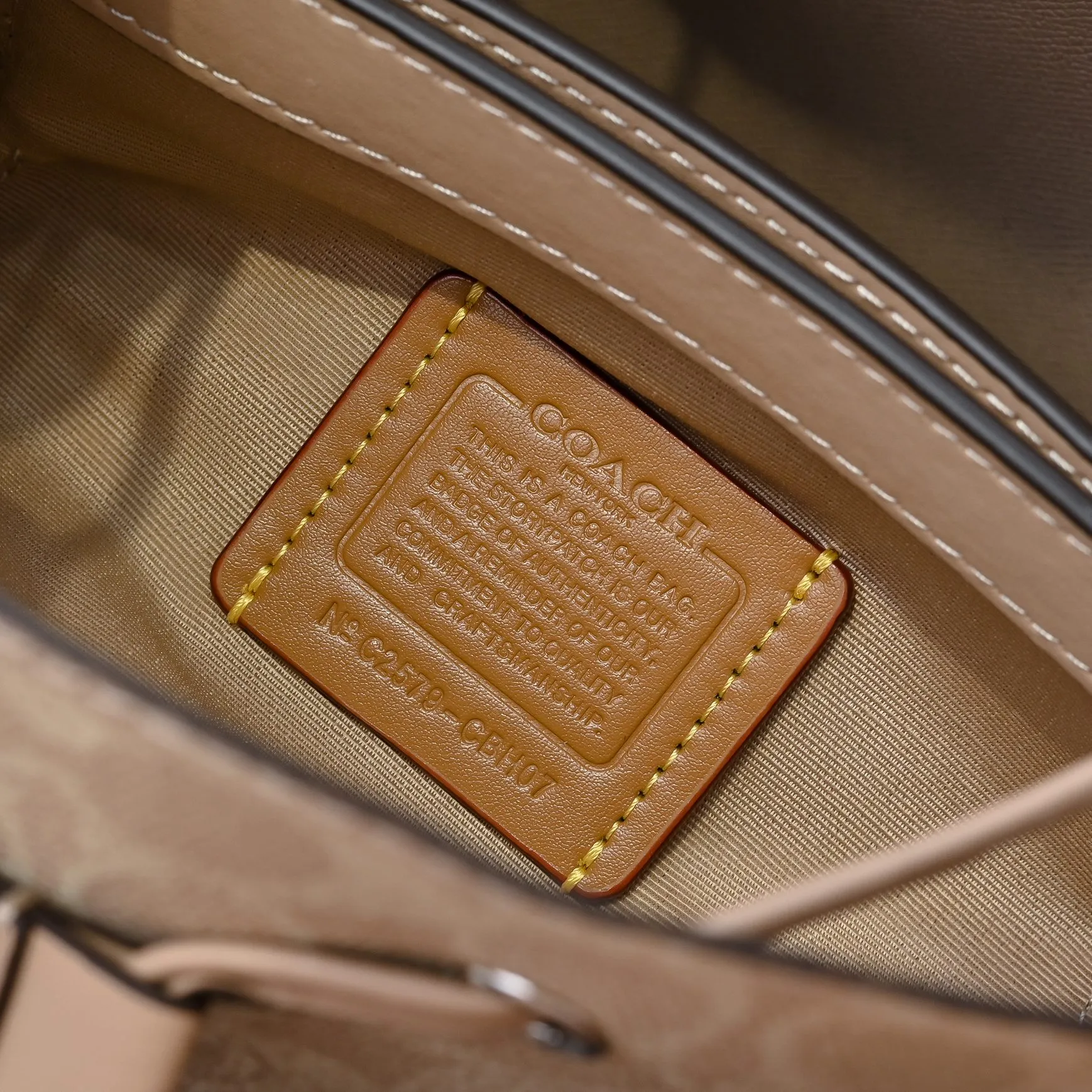 P380 [Top original order] Style number: CBH07 Size: 21.5*21.5*14cm
