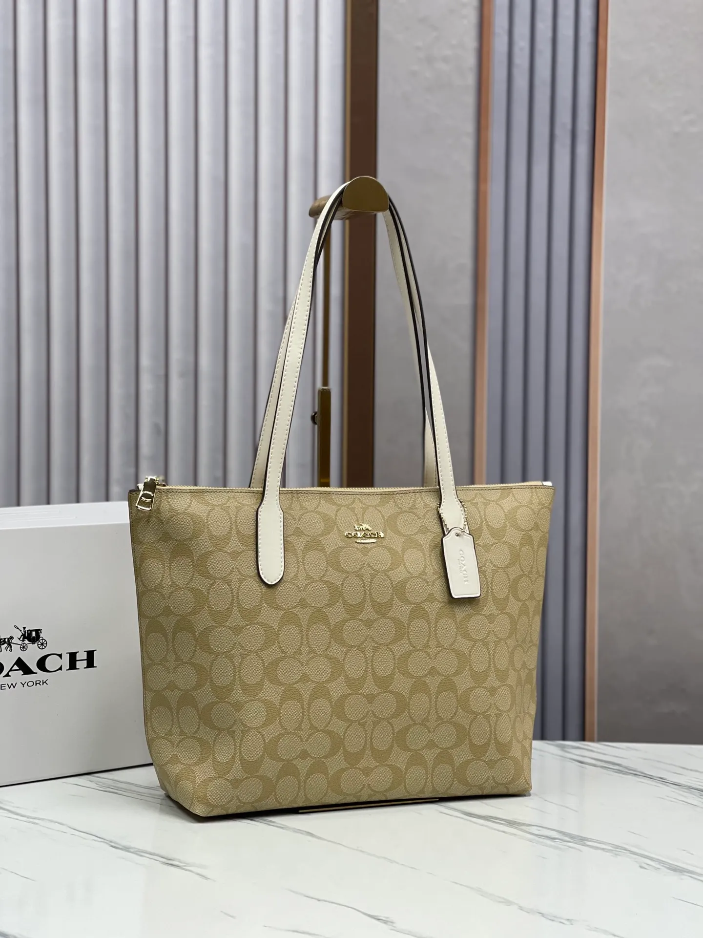 Top original order, batch 400💰Coach new Zip Tote, women's model 4455 zipper shoulder tote Zip Top Tote, the most classic zipper tote, with inner pocket inside, large capacity, size: 29*24*11cm