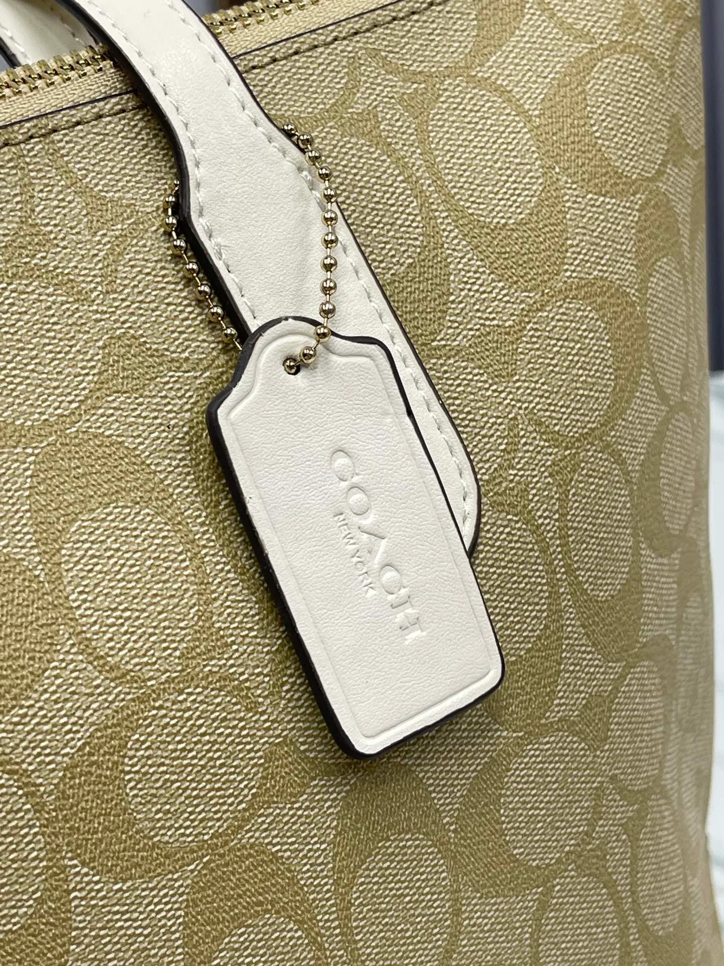 Top original order, batch 400💰Coach new Zip Tote, women's model 4455 zipper shoulder tote Zip Top Tote, the most classic zipper tote, with inner pocket inside, large capacity, size: 29*24*11cm