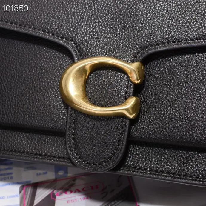 The classic Coach Bacchus bag 73995 is fashionable and versatile, simple and elegant. With the long strap, it is another style, cute and fresh! This bag is really versatile! It is not very heavy, and the leather is very comfortable to touch, not easily deformed, soft and comfortable! Size: 26*15*7.5cm: