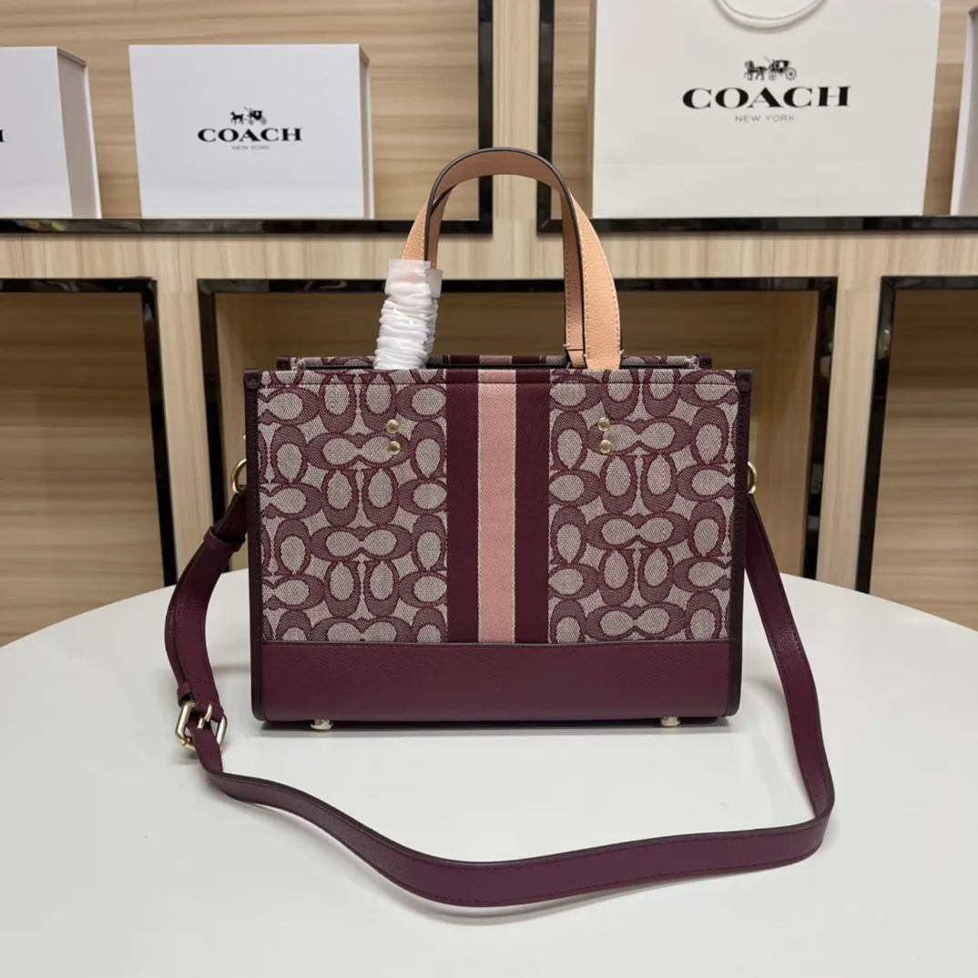Batch 440💰. coach/Coach new model C8448 Butot horizontal series, latest style design, large round cake LOGO, very iconic, big C with hemp thread presbyopia embroidery, size is about 29/13/22.