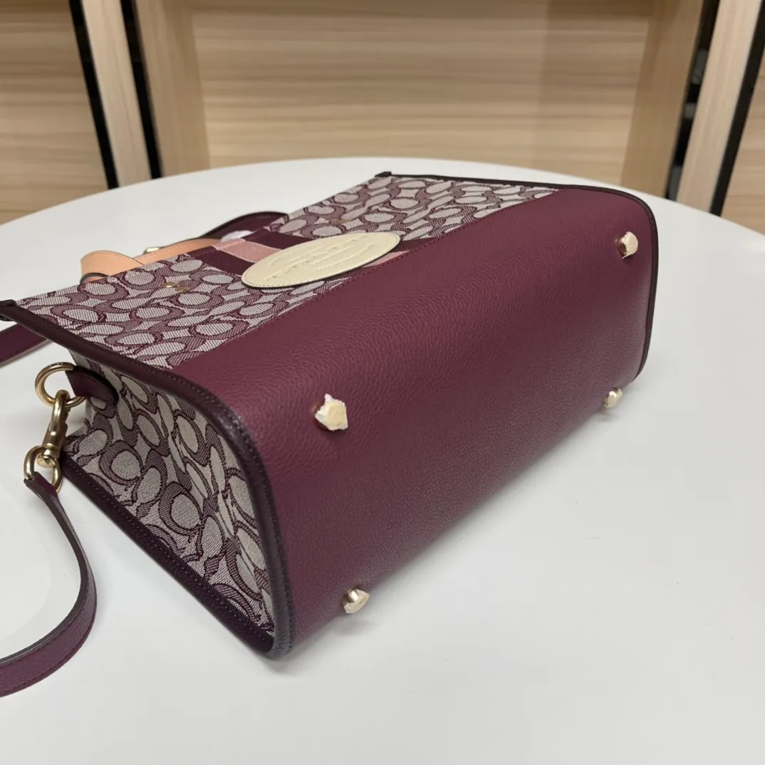 Batch 440💰. coach/Coach new model C8448 Butot horizontal series, latest style design, large round cake LOGO, very iconic, big C with hemp thread presbyopia embroidery, size is about 29/13/22.