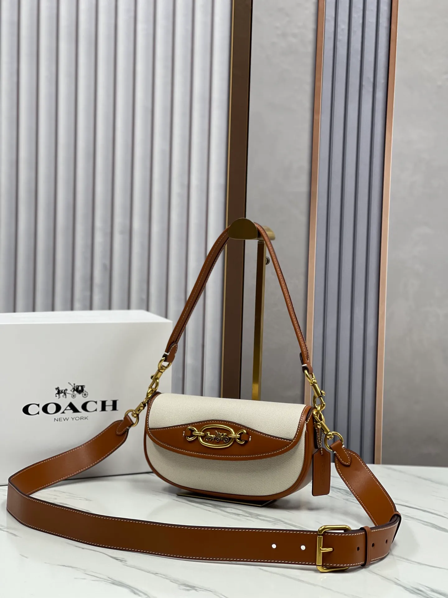 Top original order batch 440💰coach/Coach new women's saddle bag CR668 shoulder cross-body handbag HARLEY23 canvas retro lock bag armpit bag size: 22*13*5