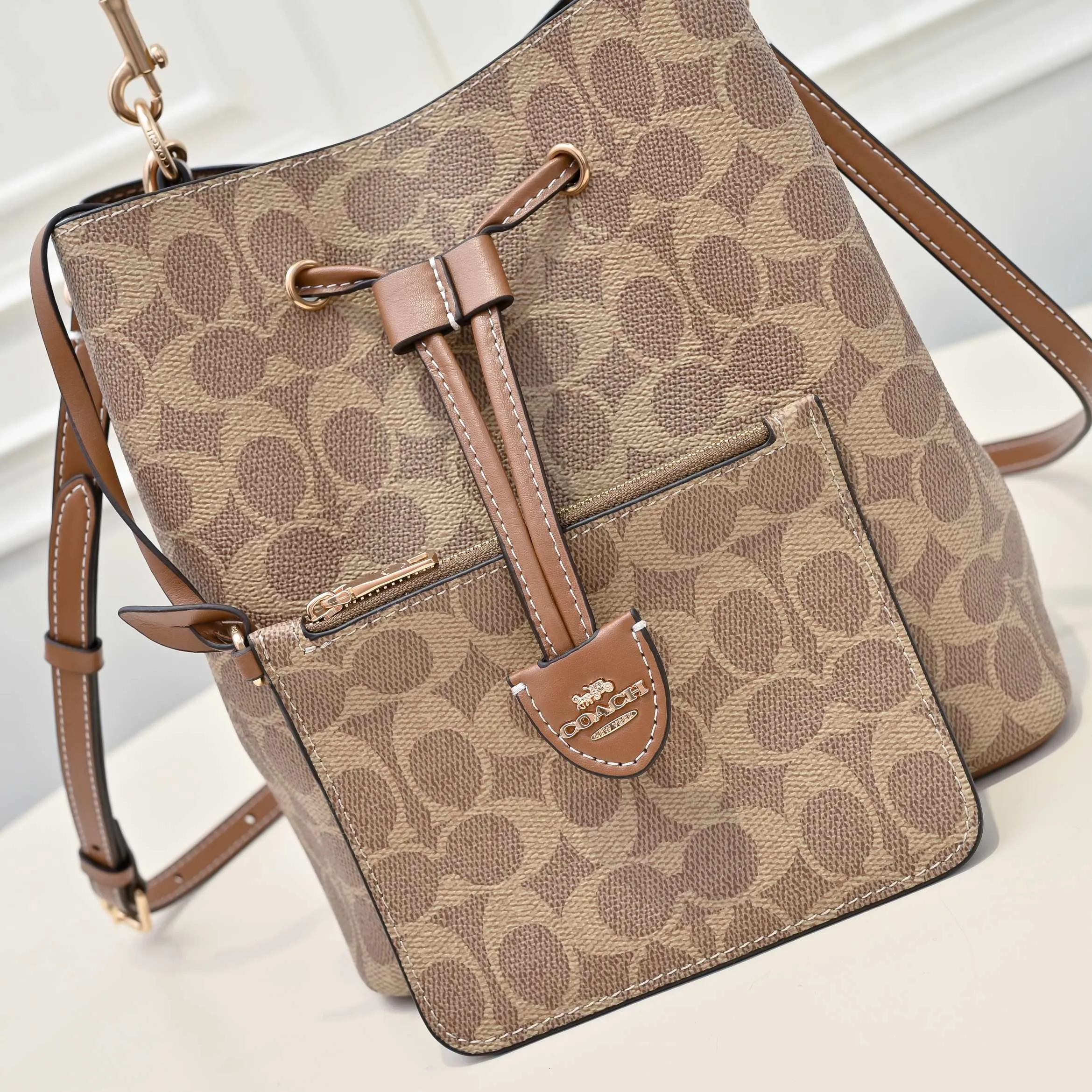 P380 [Top original order] Style number: CBH07 Size: 21.5*21.5*14cm