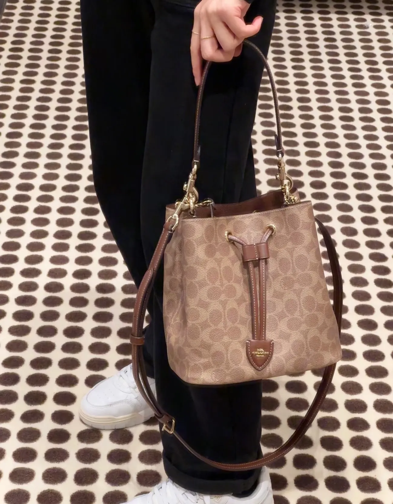 P380 [Top original order] Style number: CBH07 Size: 21.5*21.5*14cm