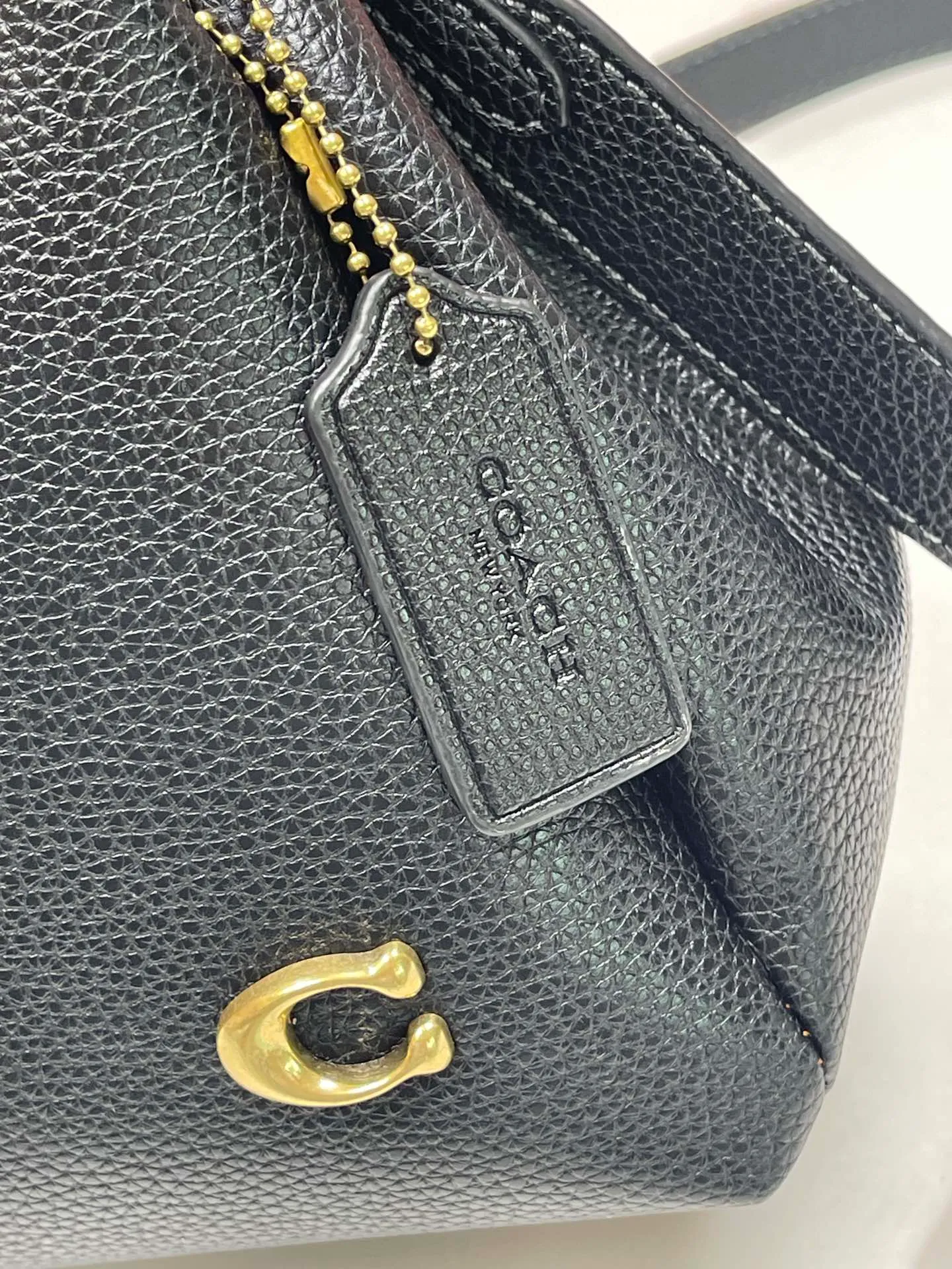 Top original order batch 460💰Coach/Coach new September vegetable basket is huge and beautiful. Coach model CM545. September new LANA vegetable basket bag. The bag shape is simple and elegant, and can be used for daily items. It is small enough and can be carried by hand or cross-body. Daily items can be placed completely. It is medium-sized and can be carried by hand or cross-body. Size 22.31.13.