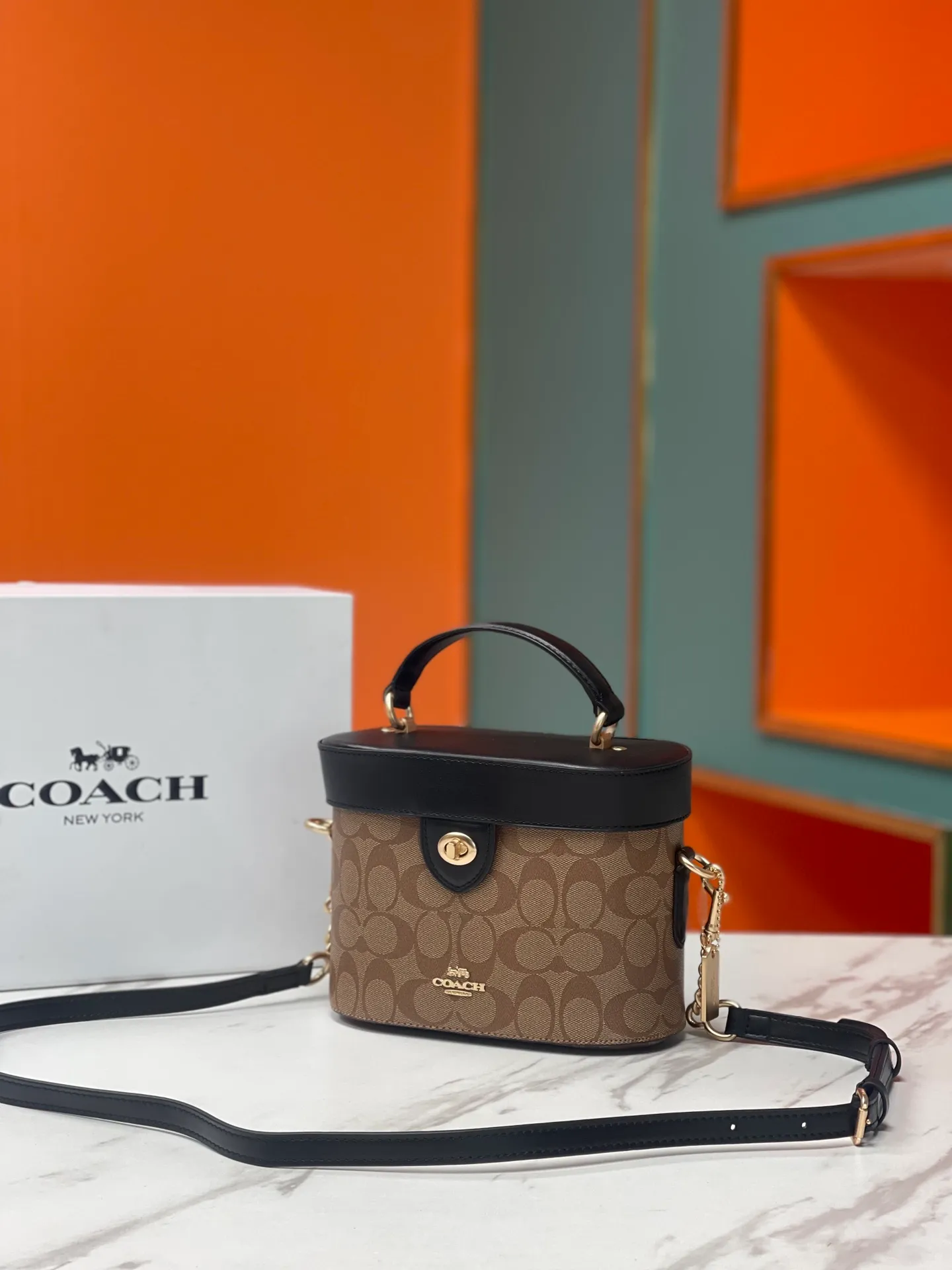 Top original order, batch 480 💰coach/Coach new model 💃model 78277 cosmetic bag, presbyopic splicing style. Fashionable and versatile. Fresh and cute. Dimensions: width 20X height 14X11.5. 🌸