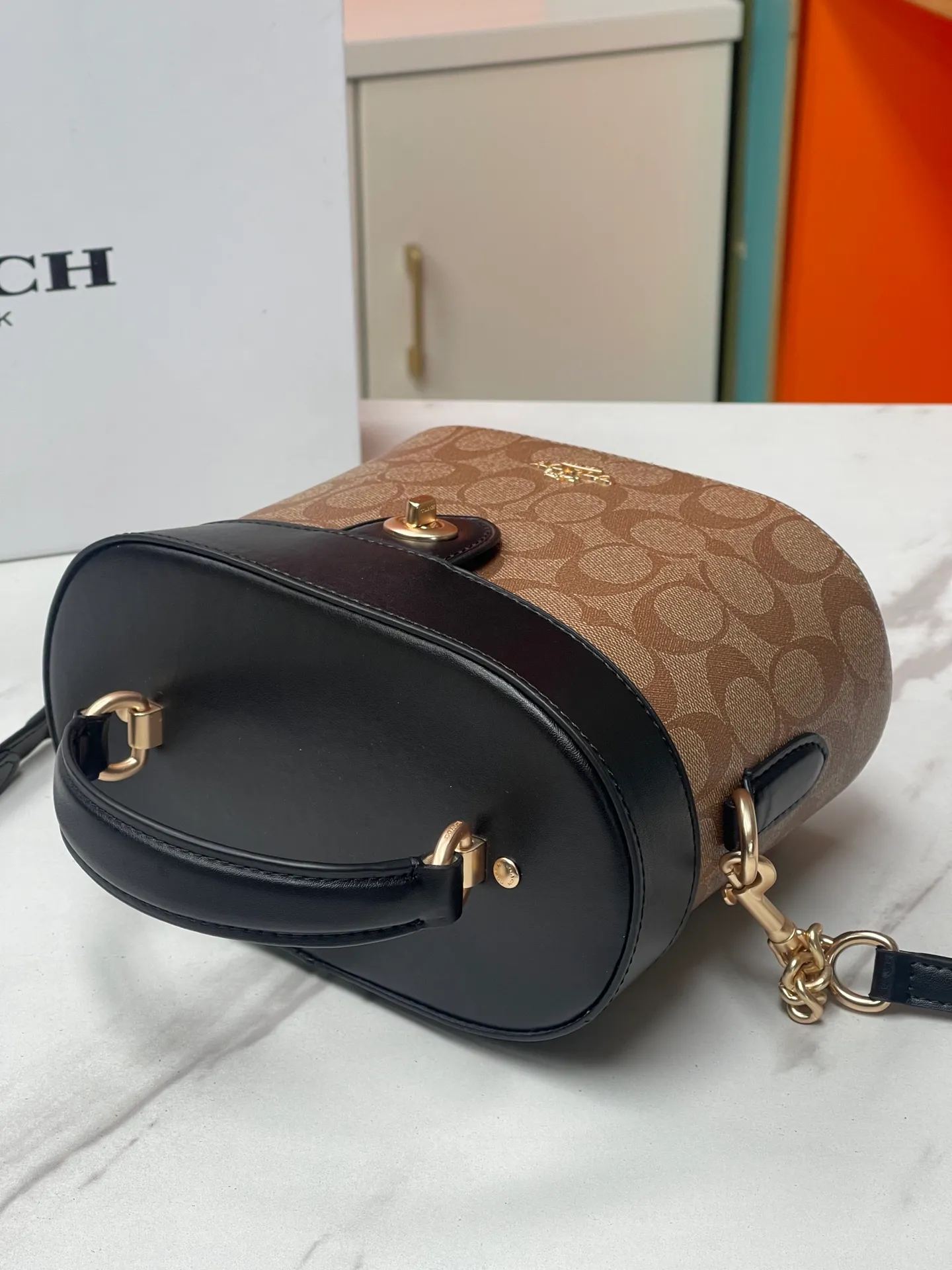 Top original order, batch 480 💰coach/Coach new model 💃model 78277 cosmetic bag, presbyopic splicing style. Fashionable and versatile. Fresh and cute. Dimensions: width 20X height 14X11.5. 🌸