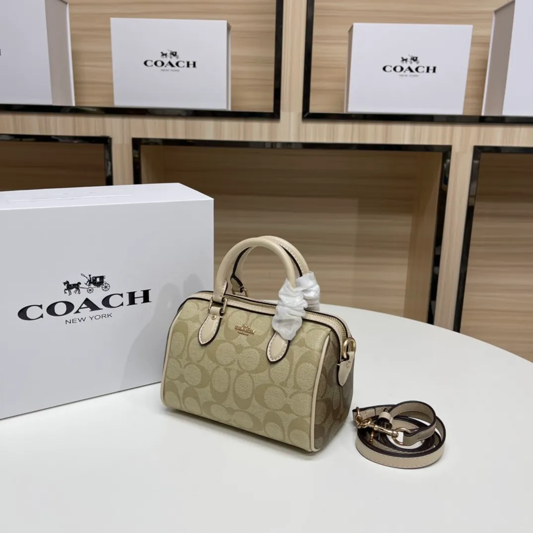 Top original order, batch 400💰COACH/Coach's new women's MINI ROWAN portable shoulder crossbody bag Boston small. CH370 CH159 CH469 CH160 size 16.5×11×9. .