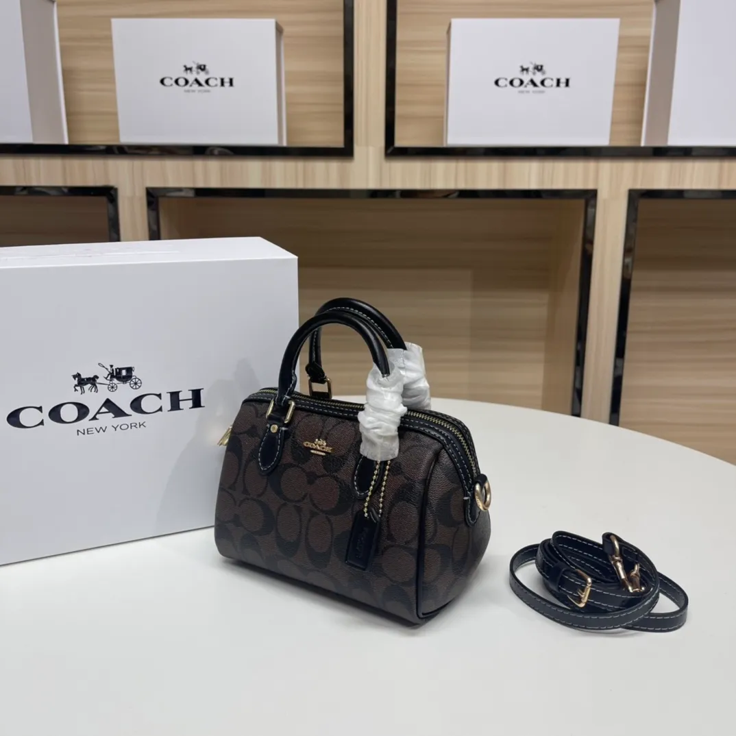Top original order, batch 400💰COACH/Coach's new women's MINI ROWAN portable shoulder crossbody bag Boston small. CH370 CH159 CH469 CH160 size 16.5×11×9. .