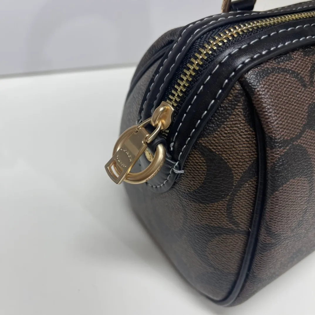 Top original order, batch 400💰COACH/Coach's new women's MINI ROWAN portable shoulder crossbody bag Boston small. CH370 CH159 CH469 CH160 size 16.5×11×9. .