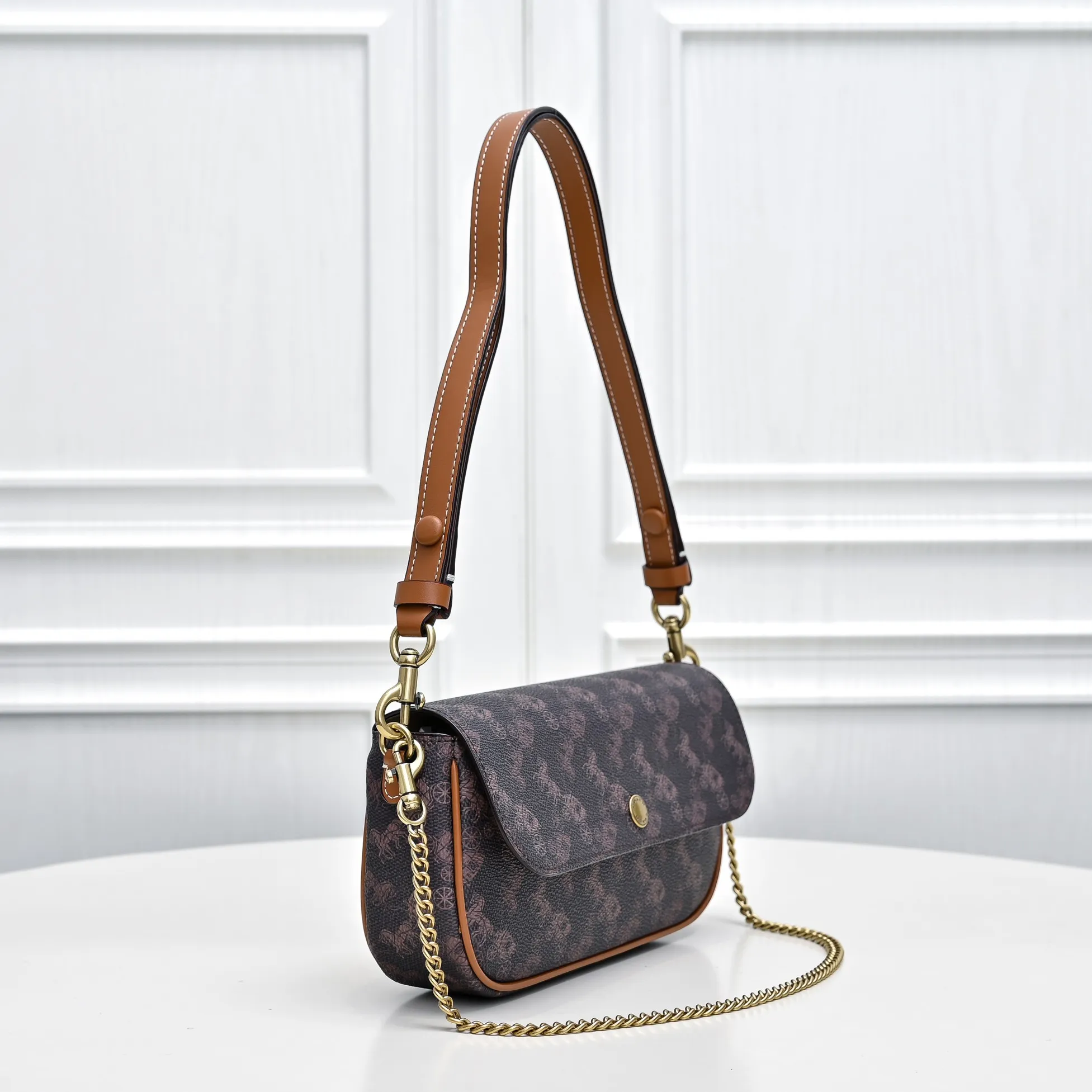Style number: CAN92 Size: 23.5*12*4.5cm