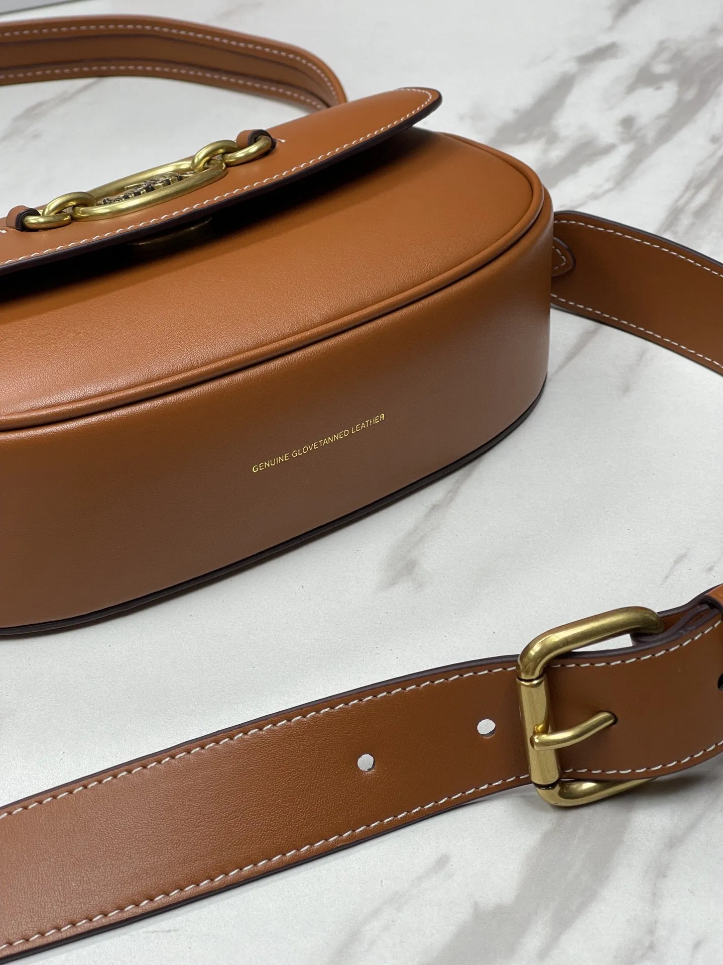 Top original order batch 440💰coach/Coach new women's saddle bag CM702 single shoulder crossbody handbag HARLEY23 retro lock bag armpit bag size: 22*13*5