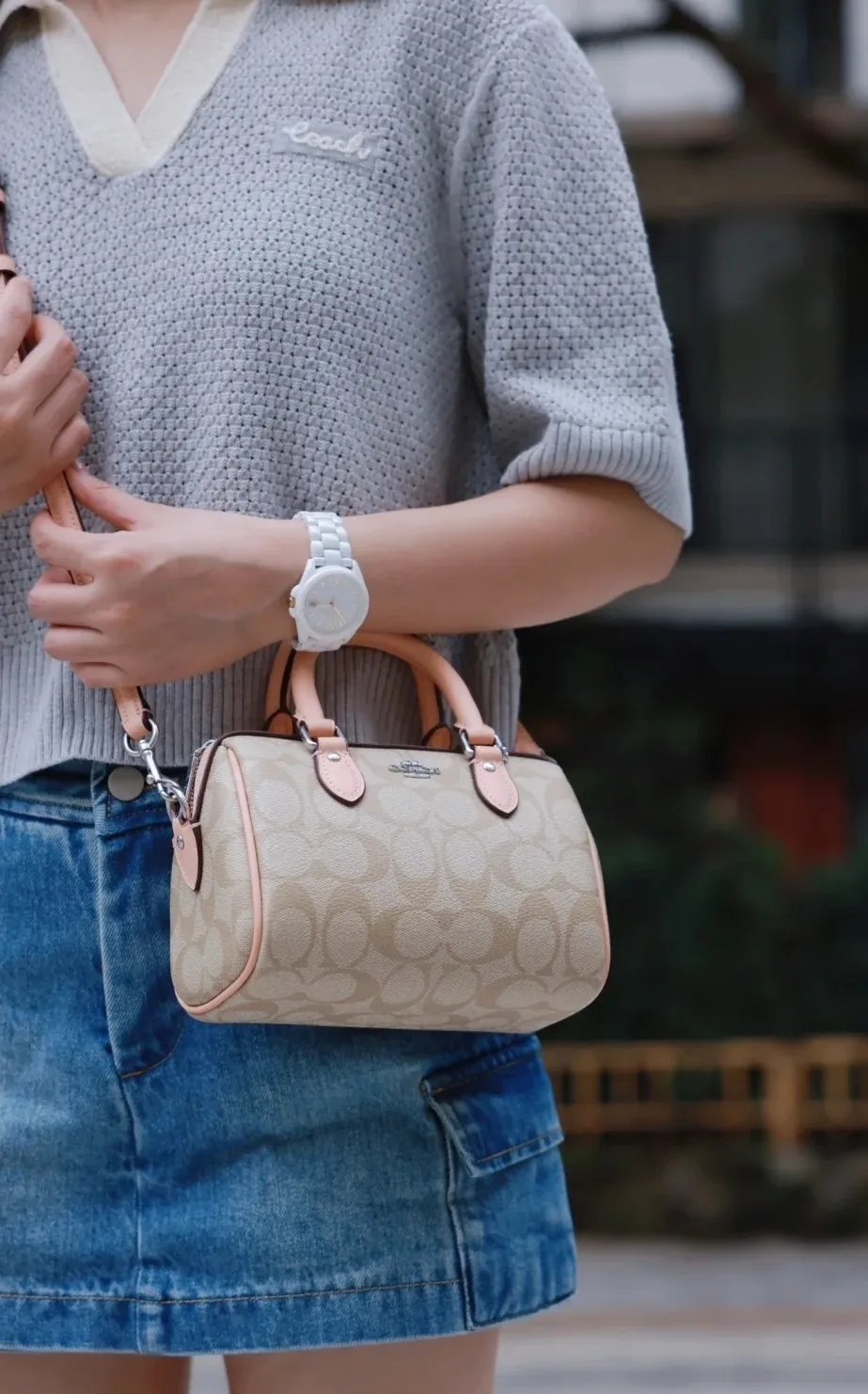P340 [Top original order] The new Coach small size Boston CH469 is so beautiful and exquisite! Moreover, the Boston bag shape is particularly versatile! The presbyopic color-blocking design is classic and eye-catching! Size:17.5*12*10cm