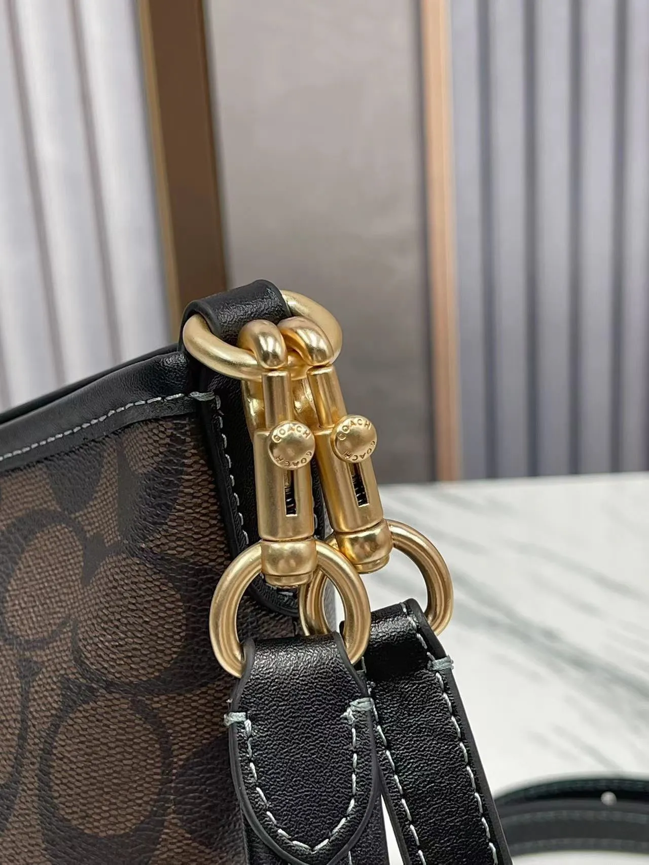 Top original order, batch 420💰Koujia counter synchronization. New underarm bag Laurela single shoulder crossbody portable hobo bag Style number: CR149 Size: 28-18-11cm