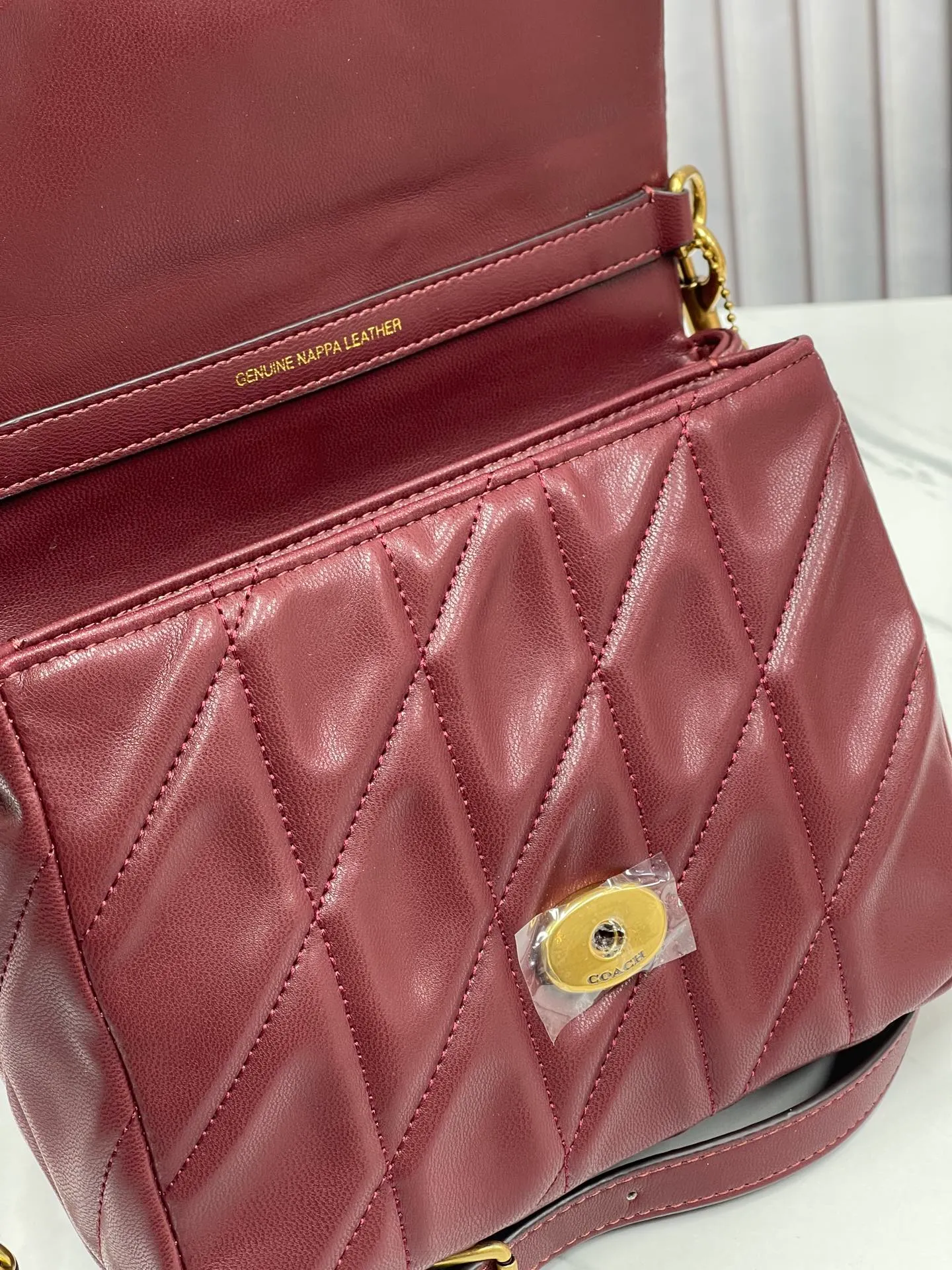P480💰Coach’s new Square Tabby20 is retro and high-end, with a sheepskin texture. Square shoulder crossbody chain women's bag CW629, size 21×16×7. white black emerald new burgundy