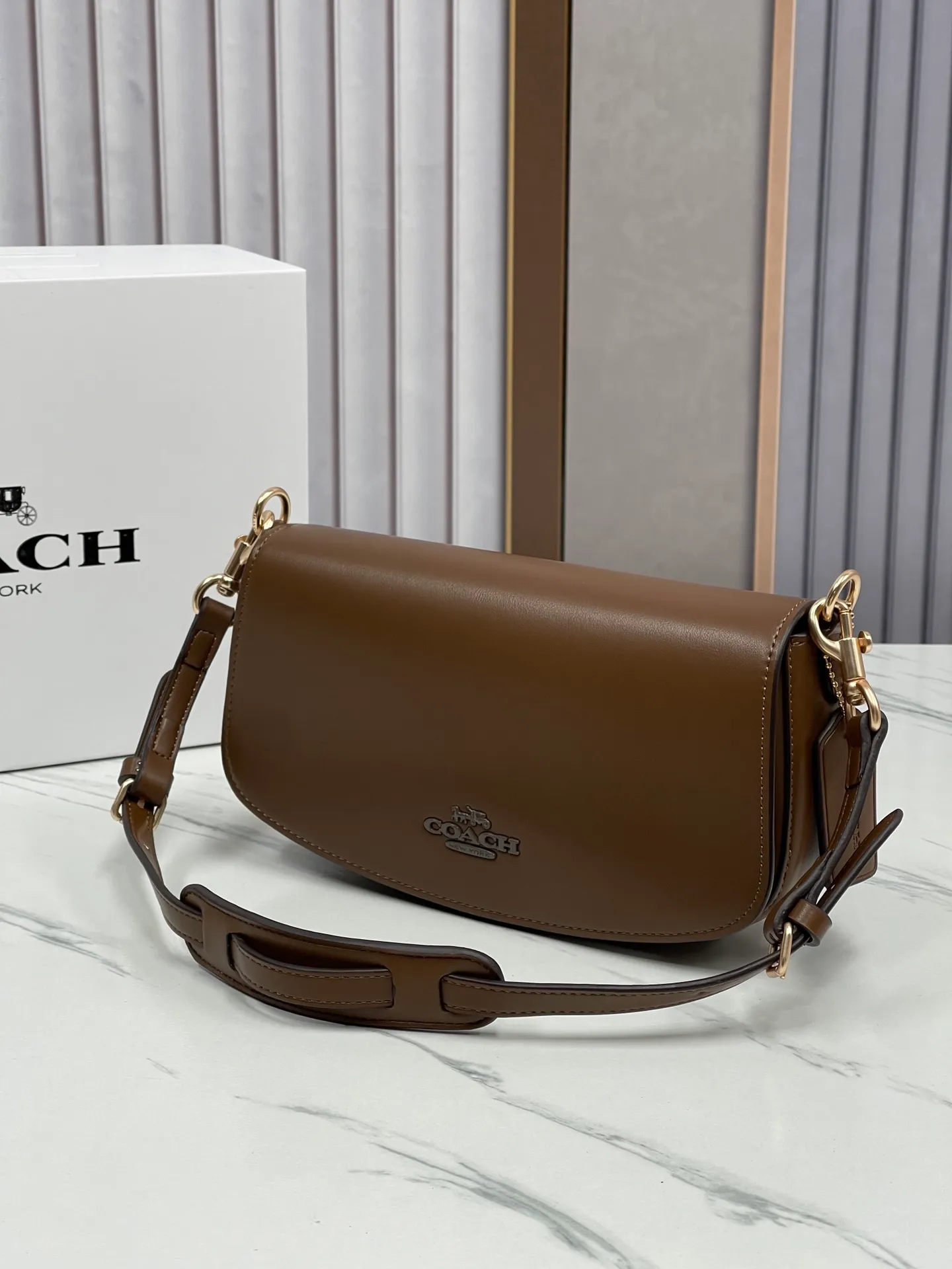 P390🍑Coach/Coach’s new June Satchel. CT776 small bag has that kind of matching feeling and the leather texture is great. Size 23/20/8.5