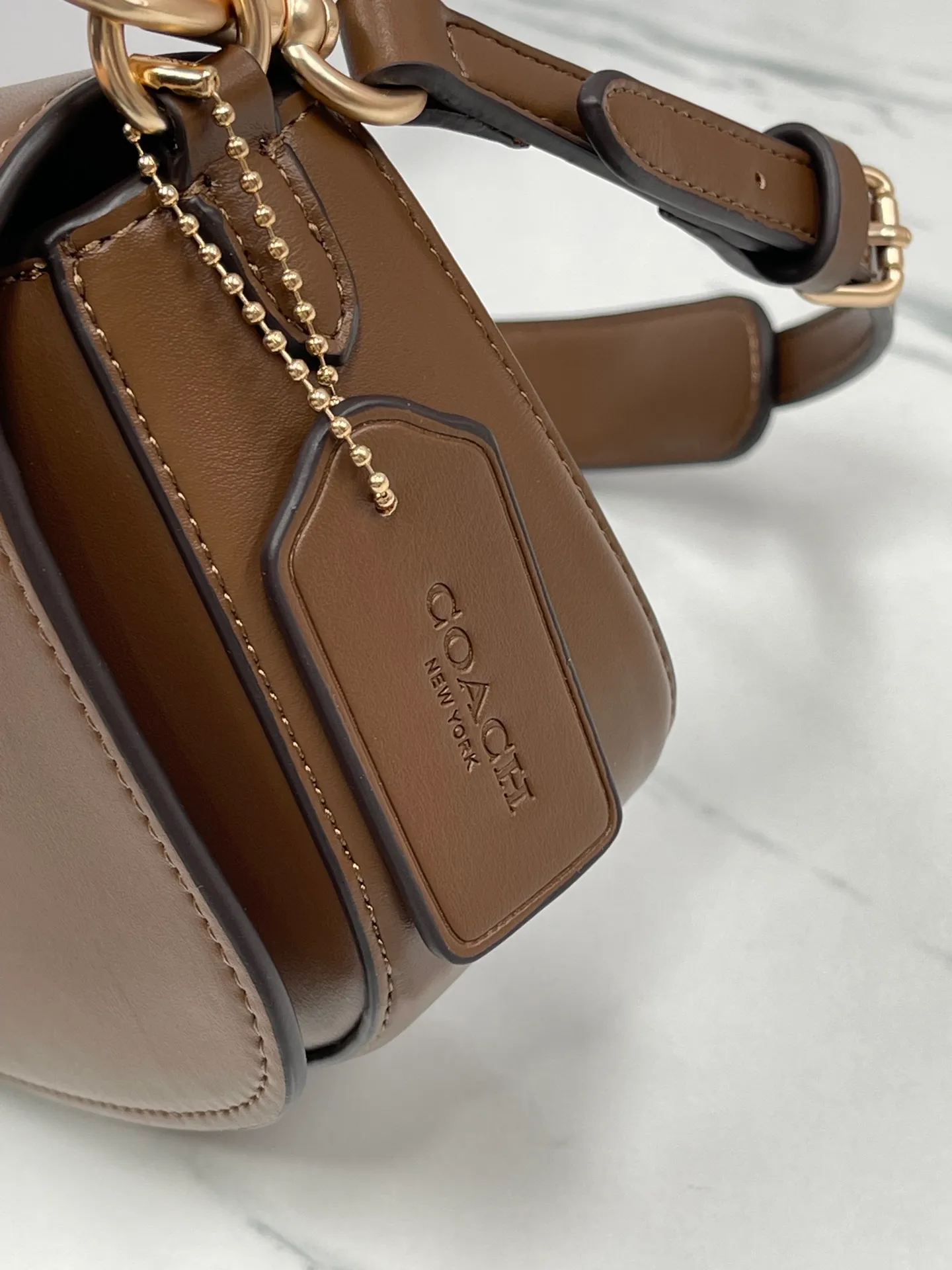 P390🍑Coach/Coach’s new June Satchel. CT776 small bag has that kind of matching feeling and the leather texture is great. Size 23/20/8.5