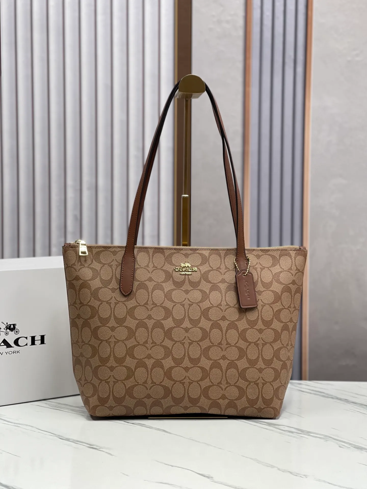Top original order, batch 400💰Coach new Zip Tote, women's model 4455 zipper shoulder tote Zip Top Tote, the most classic zipper tote, with inner pocket inside, large capacity, size: 29*24*11cm