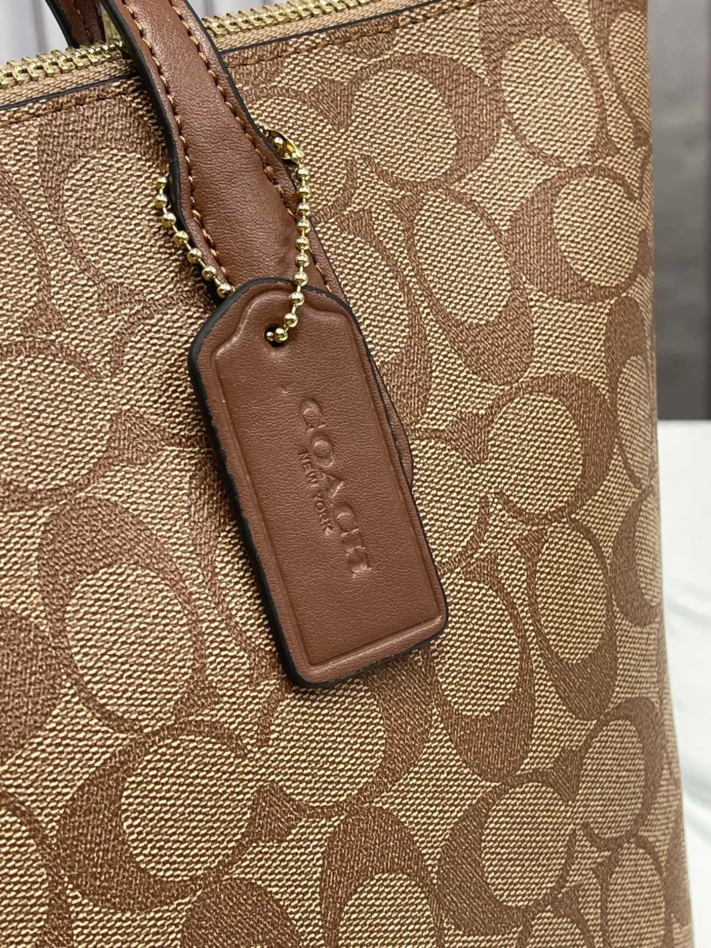 Top original order, batch 400💰Coach new Zip Tote, women's model 4455 zipper shoulder tote Zip Top Tote, the most classic zipper tote, with inner pocket inside, large capacity, size: 29*24*11cm