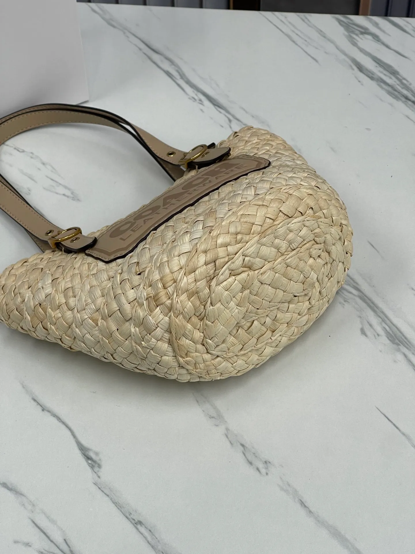 P410🐶COACH/Coach Women's Bag 2024 New Model CJ638🏖️STRUCTURED 17 Straw Shoulder Tote Bag Tote Bag💐💕How can I miss it this summer~ Let's go on a beach vacation together🏖️🌊Size 17*13*17