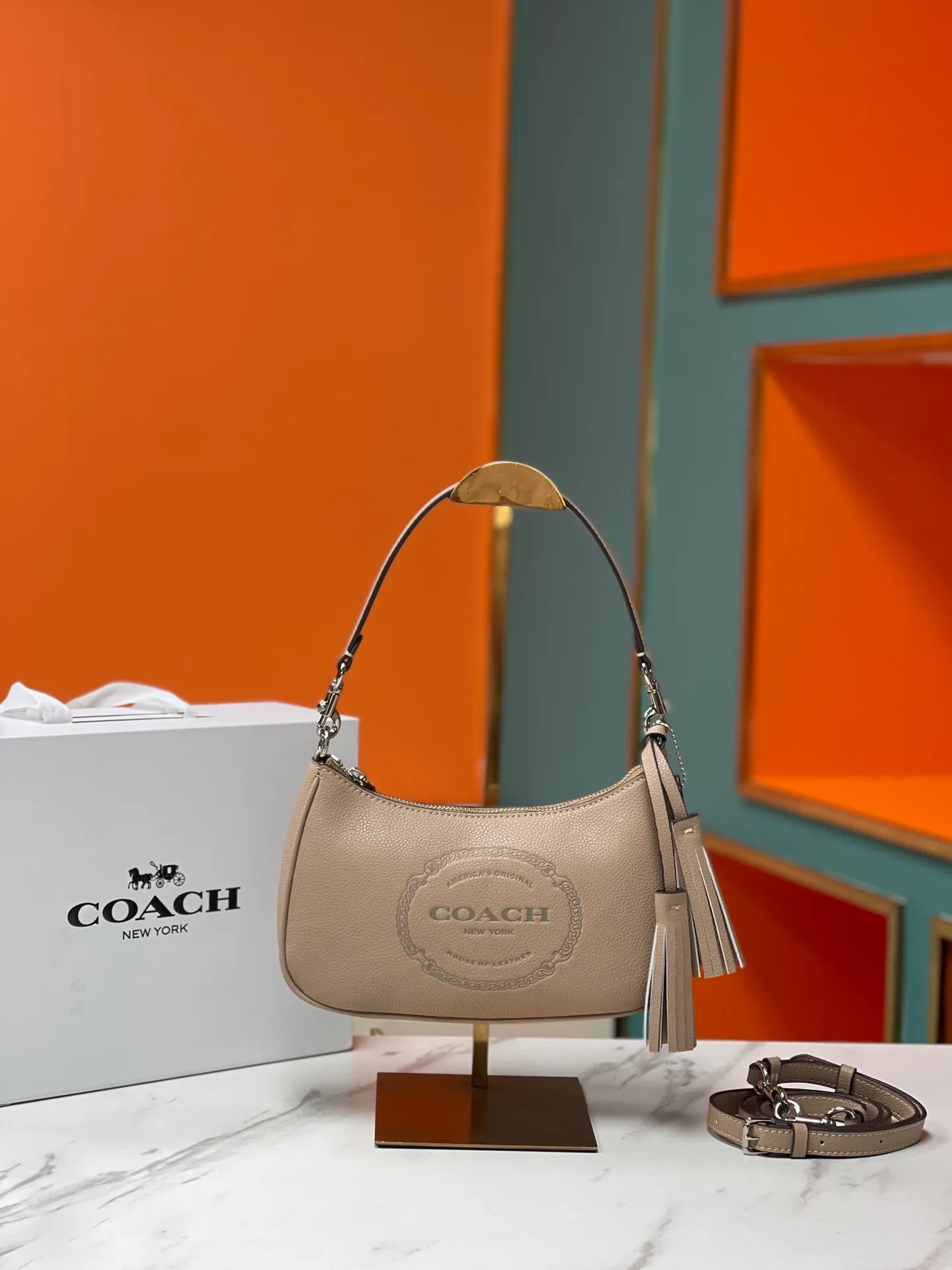 Top original order, batch 380💰 model CM084, the latest underarm bag at Coach counter, size 24.5/15.5/7.5.