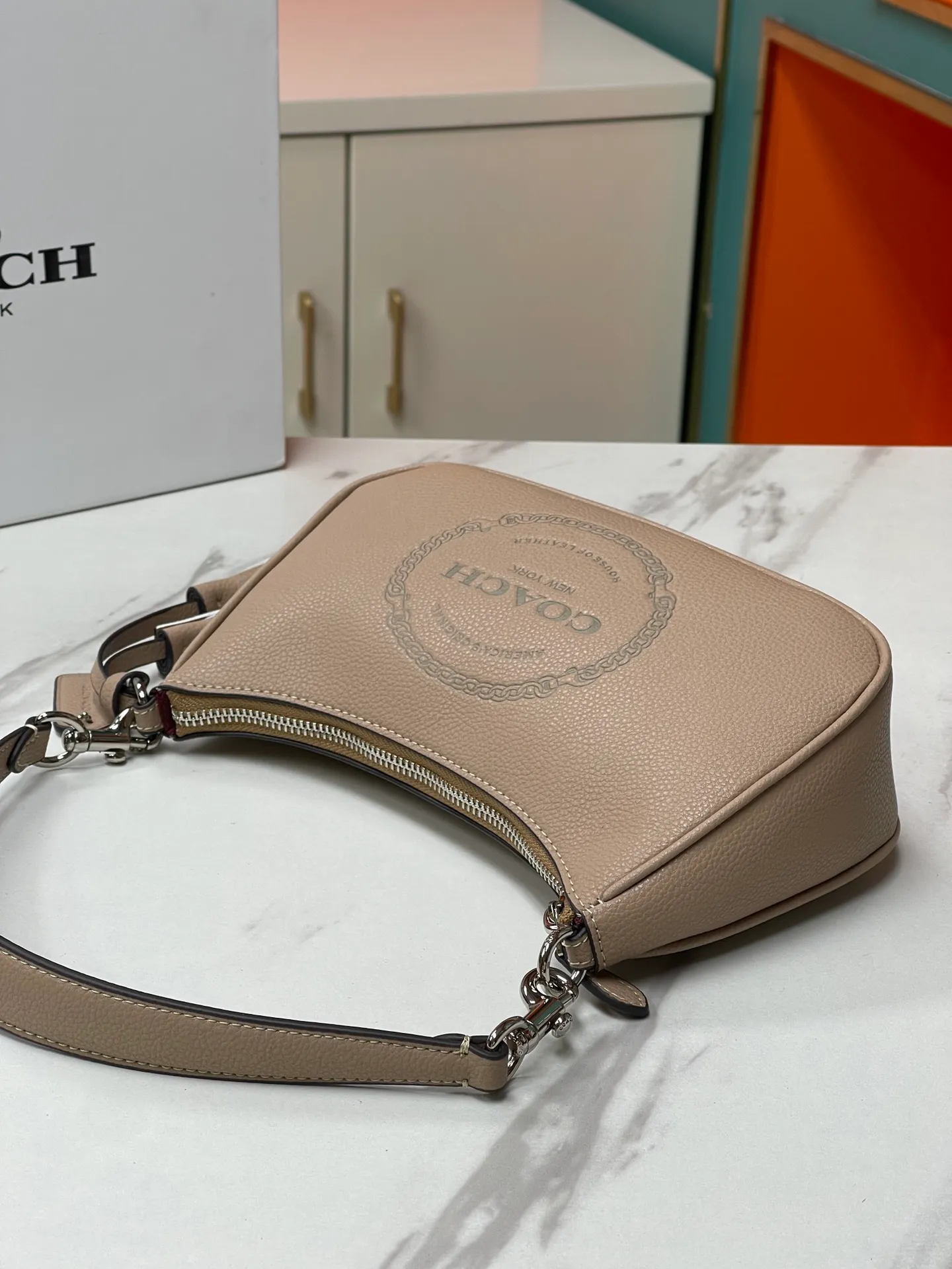 Top original order, batch 380💰 model CM084, the latest underarm bag at Coach counter, size 24.5/15.5/7.5.