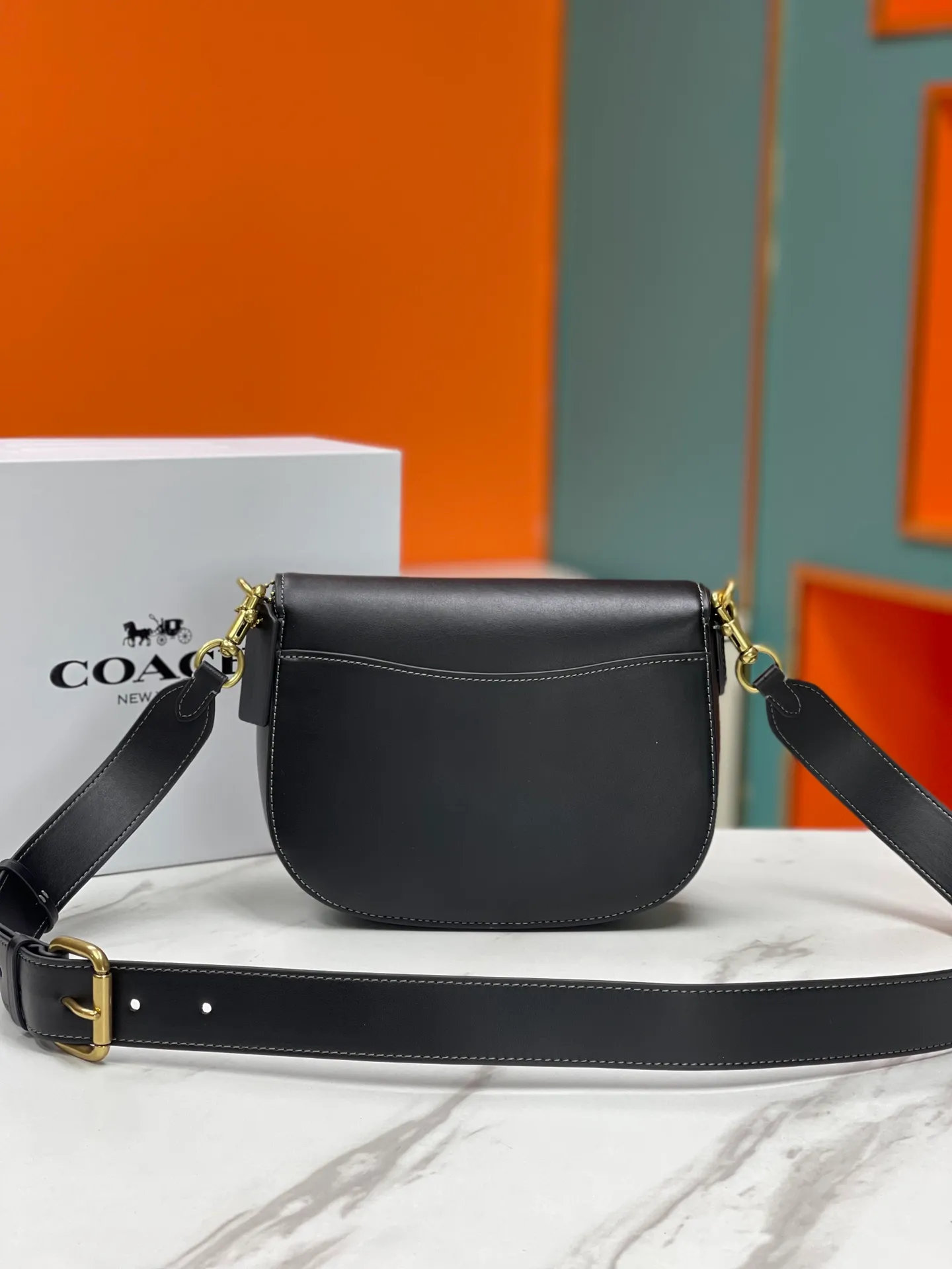 Batch 440💰 Coach’s new counter synchronization model CM705 HARLER shoulder crossbody bag saddle bag, minimalist and casual, casual and versatile item ~ 22x17.5x6cm