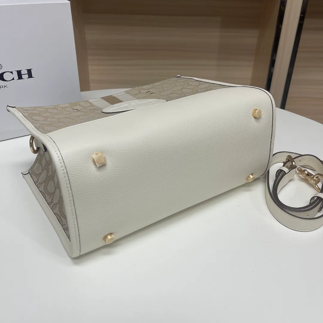 Top original order batch 440💰. coach/Coach new model C8448 Butot horizontal series, latest style design, large round cake LOGO, very iconic, big C with hemp thread presbyopia embroidery, size is about 29/13/22.