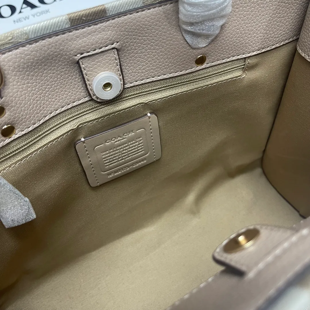 Top original order batch 440💰. coach/Coach new model C8448 Butot horizontal series, latest style design, large round cake LOGO, very iconic, big C with hemp thread presbyopia embroidery, size is about 29/13/22.