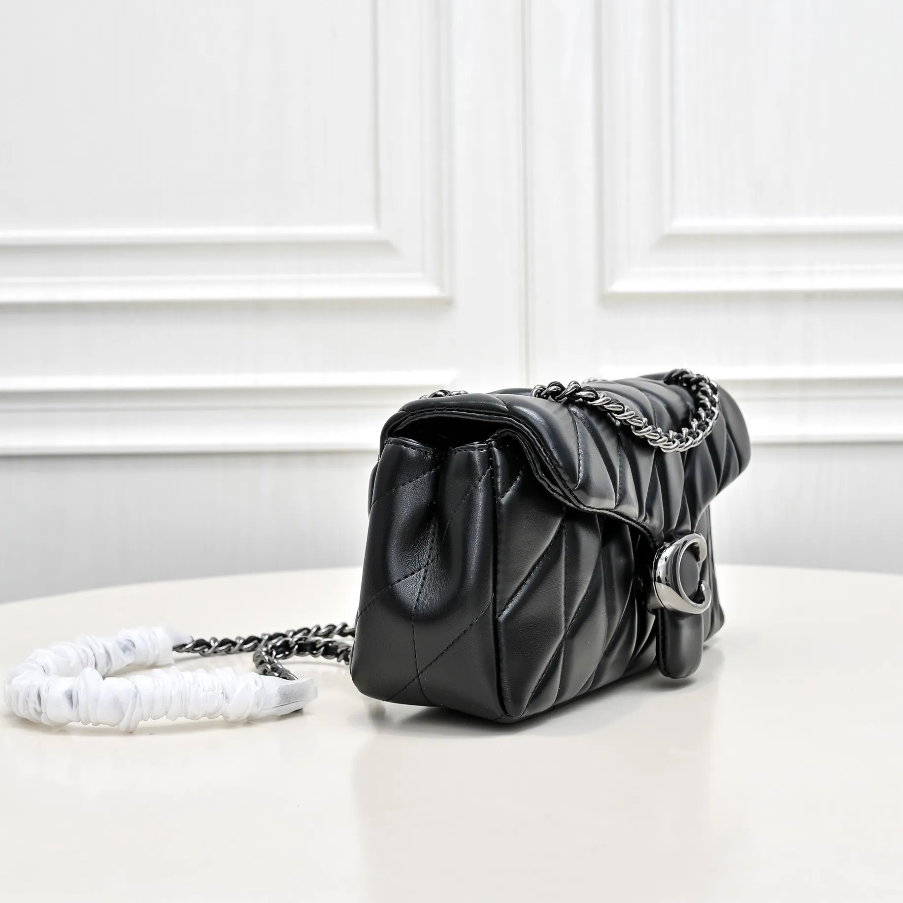 P440 [Top original order] Large silver buckle Style number CP300 Size: 26*18*4cm