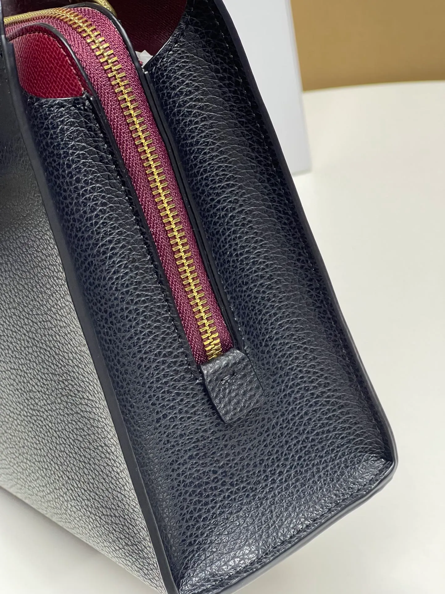Top original order batch 460💰COACH/Coach new black women's classic logo CJ806 CARTER CARRYALL No. 28 handbag, size 28 20 10