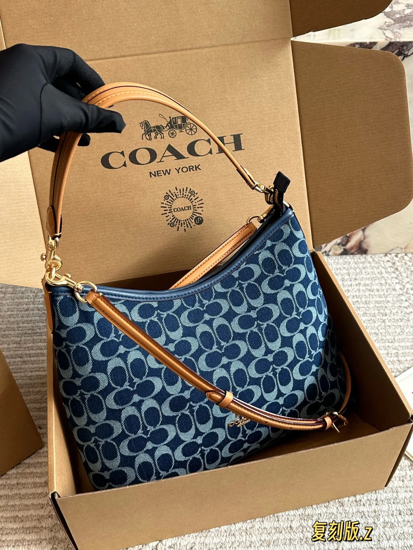 All categories Official website "Brand Women's Bags" Women's Bags 💙 COACH 2025 new COACH armpit bag