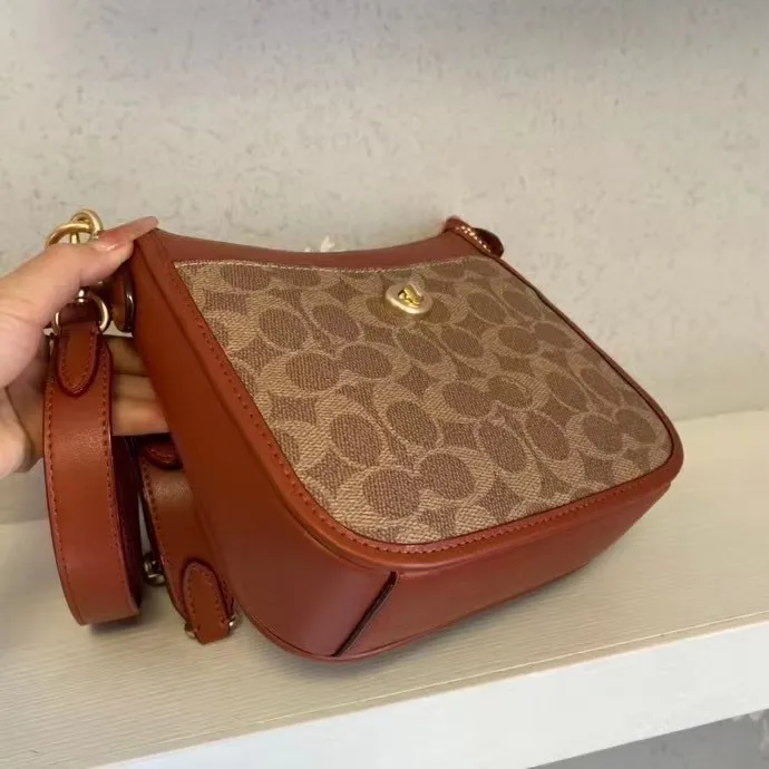 All Categories Official Website "Brand Women's Bags" Women's Bags 💙 COACH 2023 latest COACH crossbody bag
