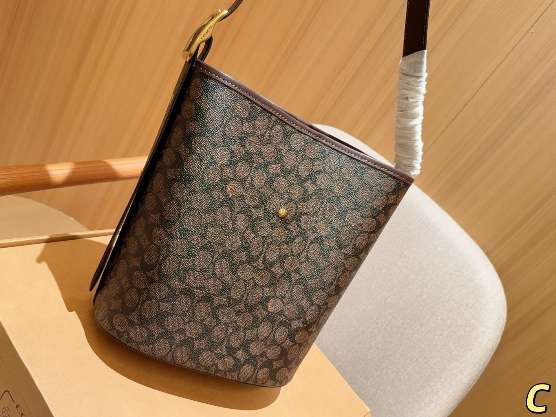 All Categories Official Website "Brand Women's Bags" Women's Bags 💙 COACH 2025 New COACH Bucket Bag