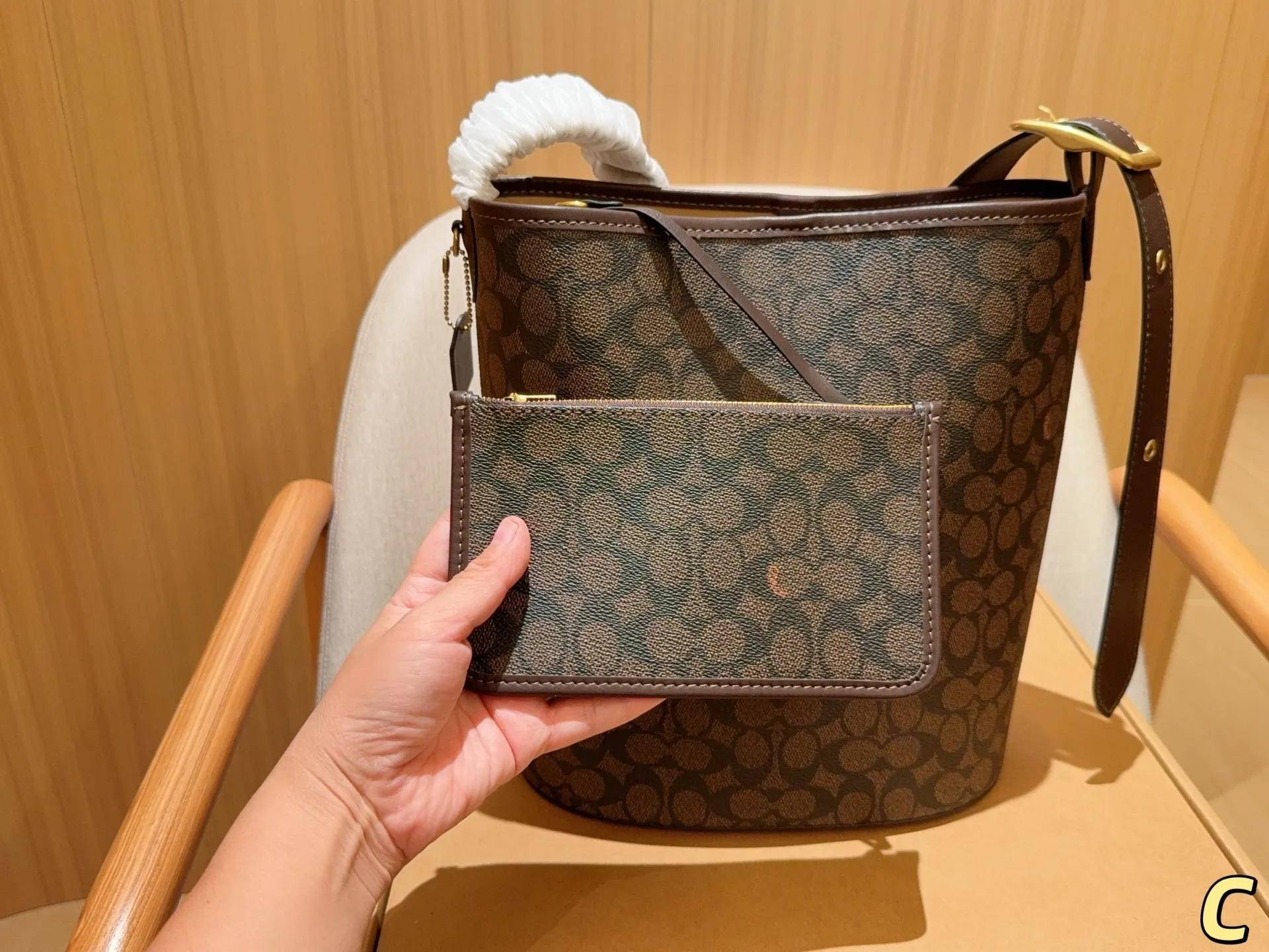 All Categories Official Website "Brand Women's Bags" Women's Bags 💙 COACH 2025 New COACH Bucket Bag