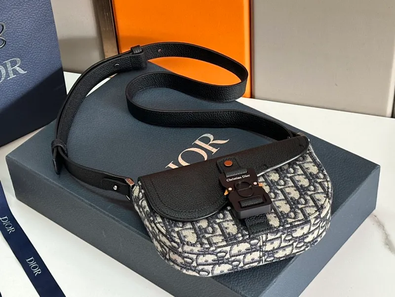 All categories 💚 Top version men’s bags 💚 DIOR 2025 official website new DIOR crossbody bag