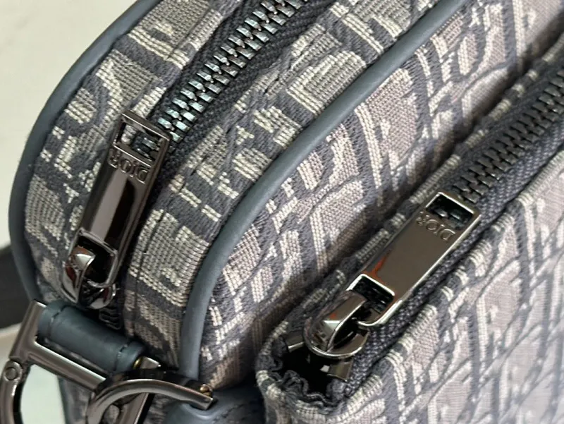 All categories 💚 Top version men’s bags 💚 DIOR 2025 official website new DIOR crossbody bag