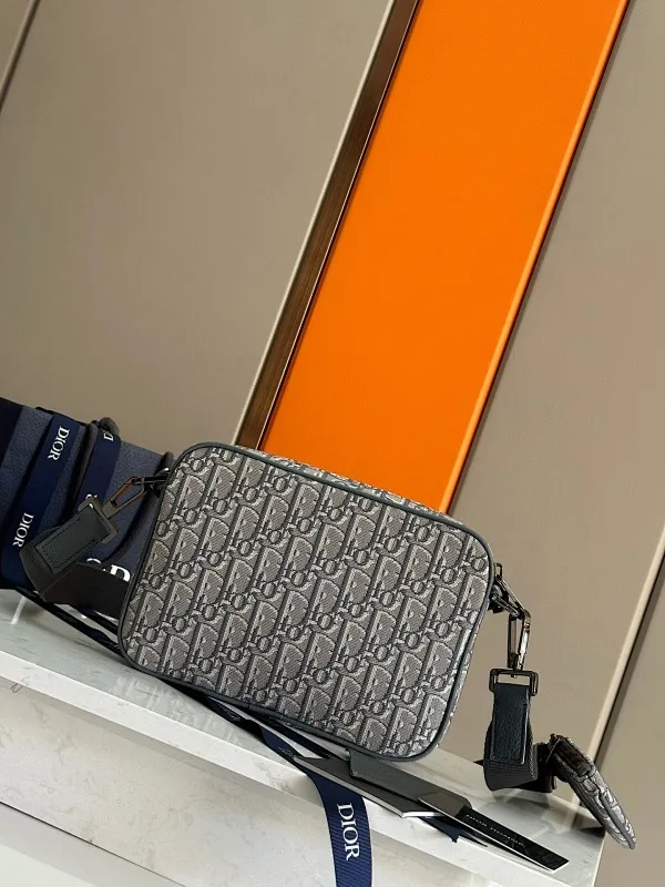 All categories 💚 Top version men’s bags 💚 DIOR 2025 official website new DIOR crossbody bag