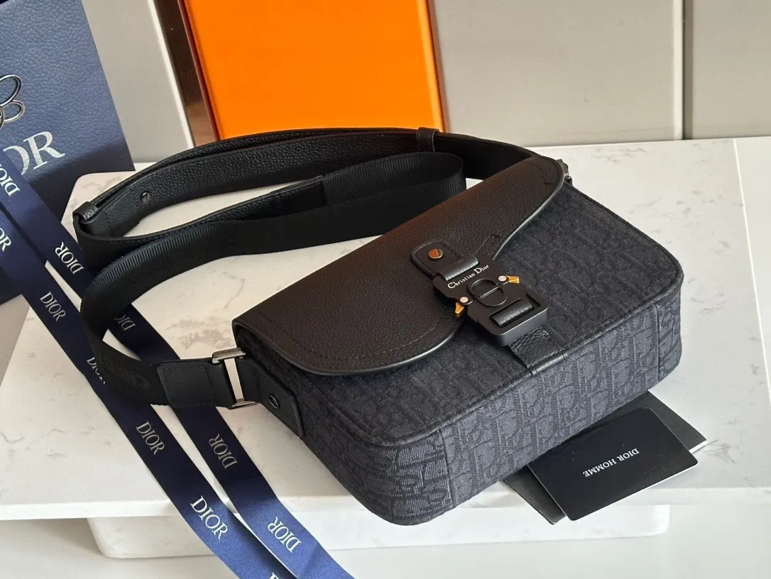 All categories 💚 Top version men’s bags 💚 DIOR 2025 official website new DIOR crossbody bag